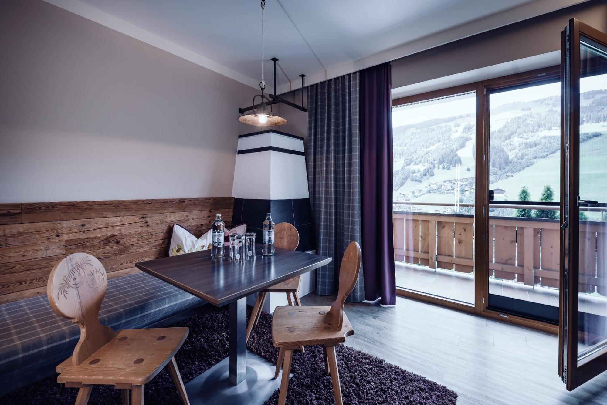 Deluxe Family Suite with 2 Bedrooms and Panorama View