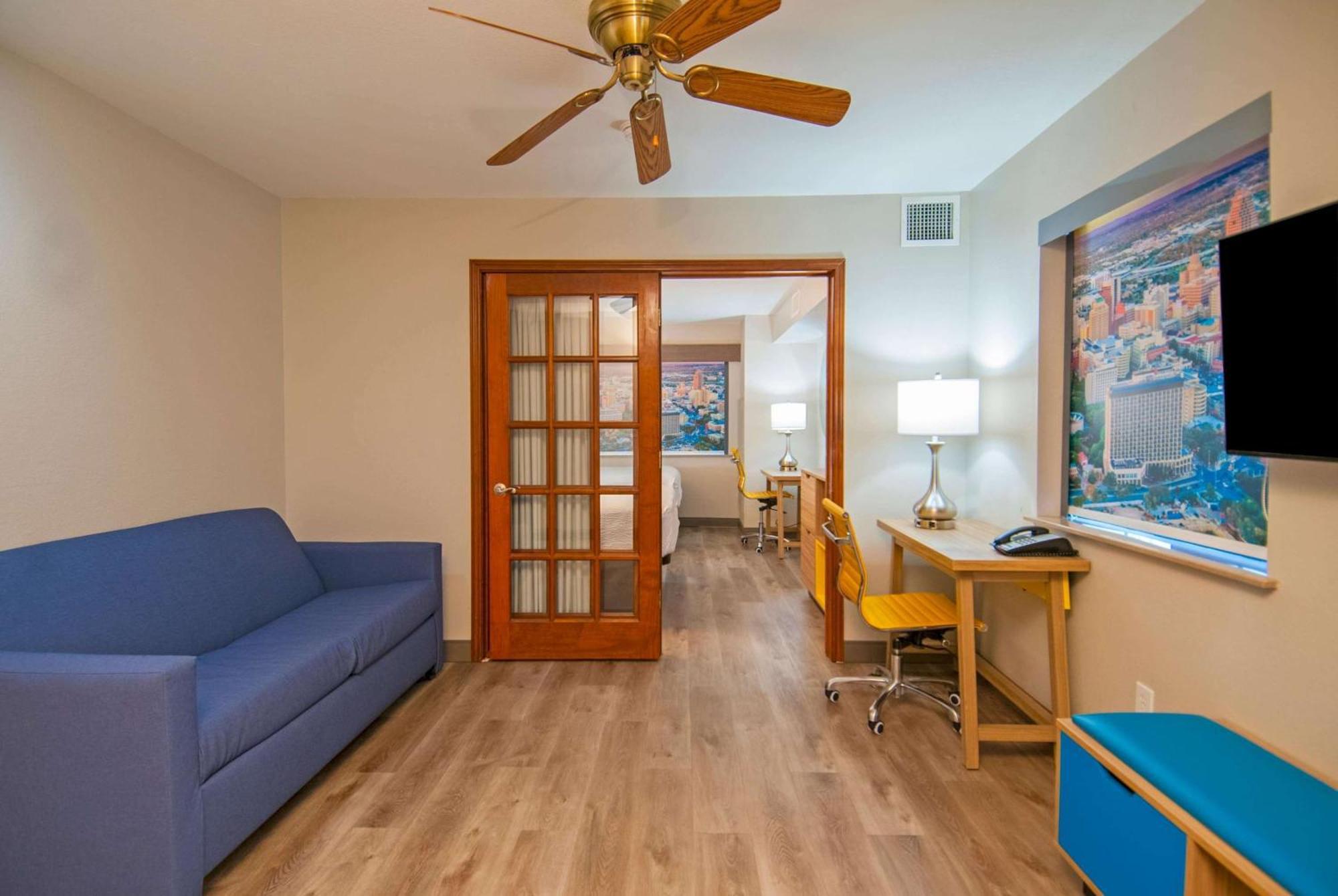 One-Bedroom Suite with Two Queen Beds - Non-Smoking