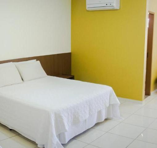 Quarto com Cama de Casal ou 2 de Solteiro
