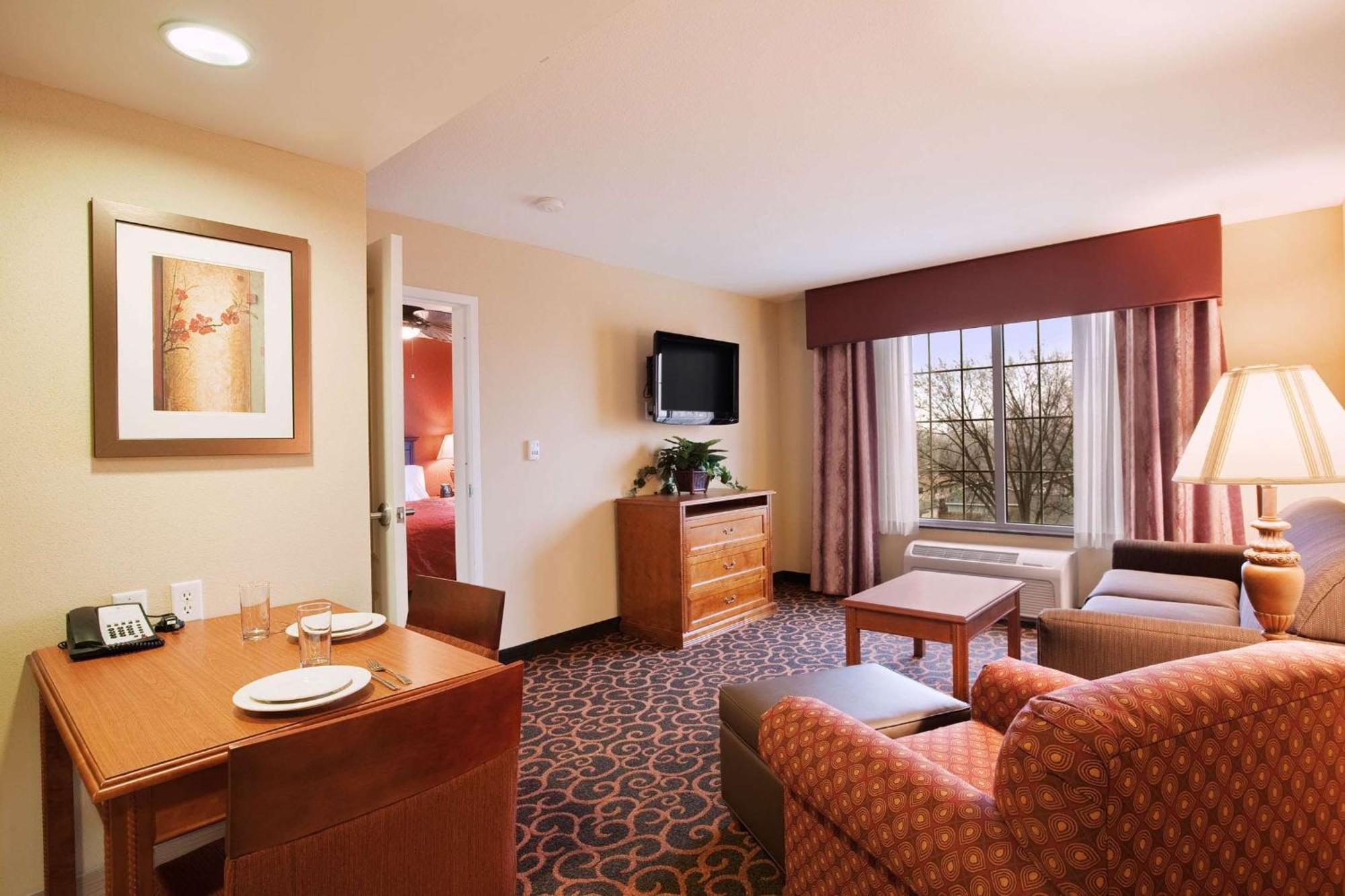 One-Bedroom King Suite Non-Smoking