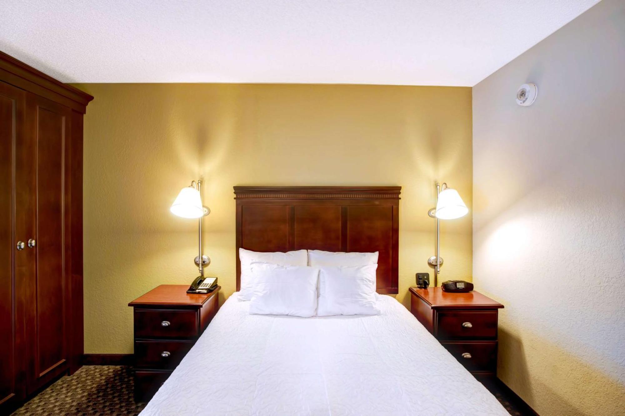 Double Room with Bath Tub - Non-Smoking