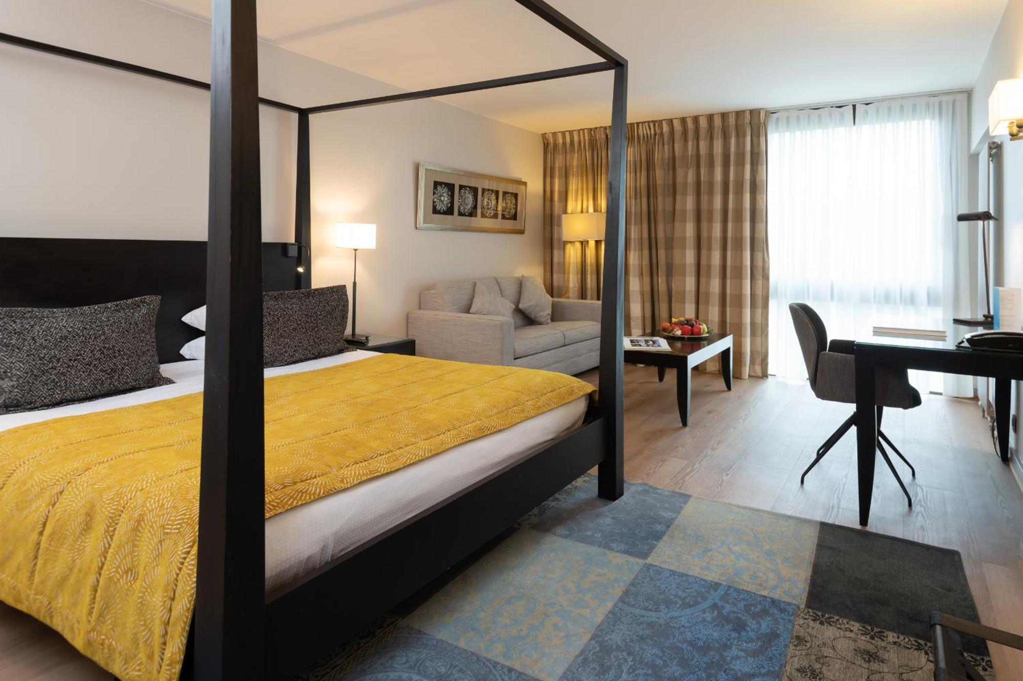 King Room Lake View,1552230511:JPEG
