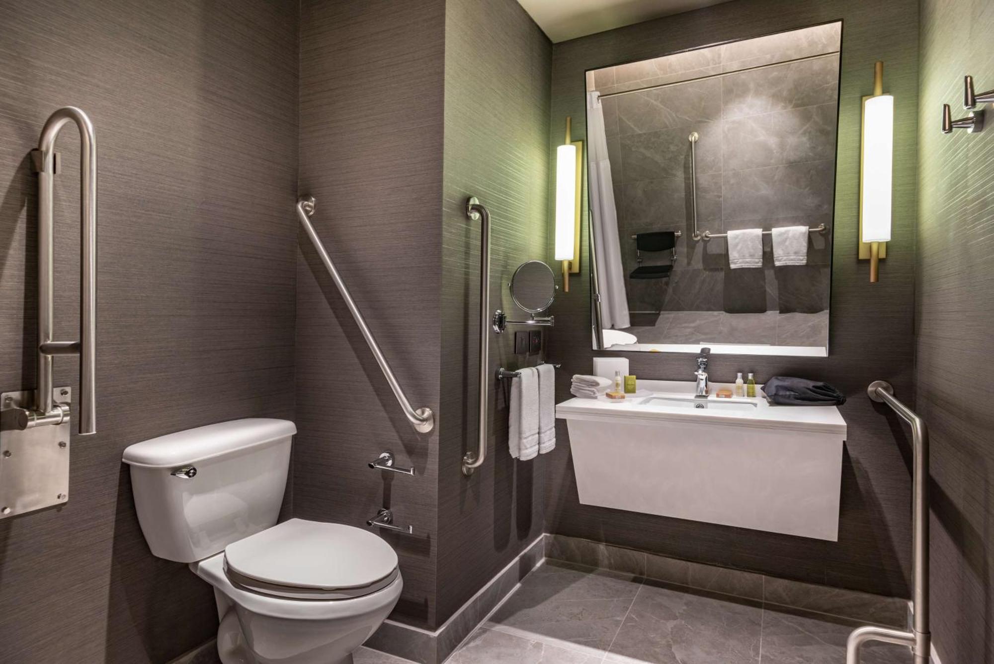 King Room Roll Shower Mobility or Hearing Accessible,1552449673:JPEG