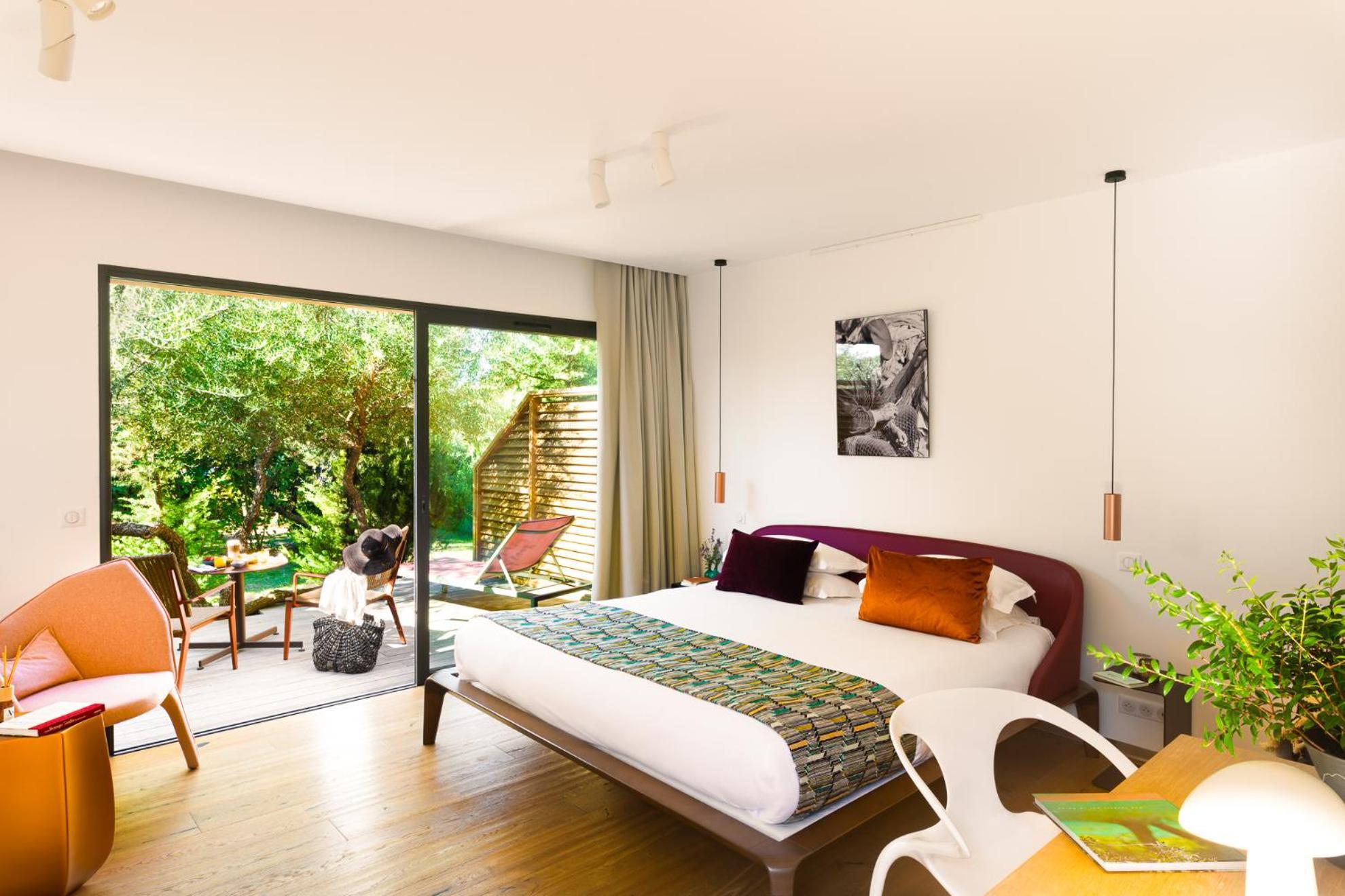 Deluxe Double Room Garden View,1557324751:JPEG