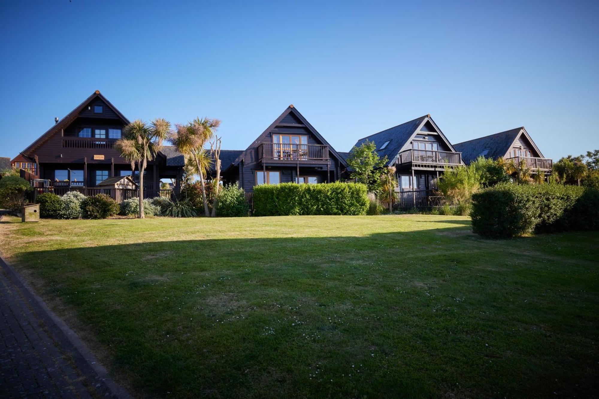 Scandinavian 3 Bedroom Lodge Dog Friendly