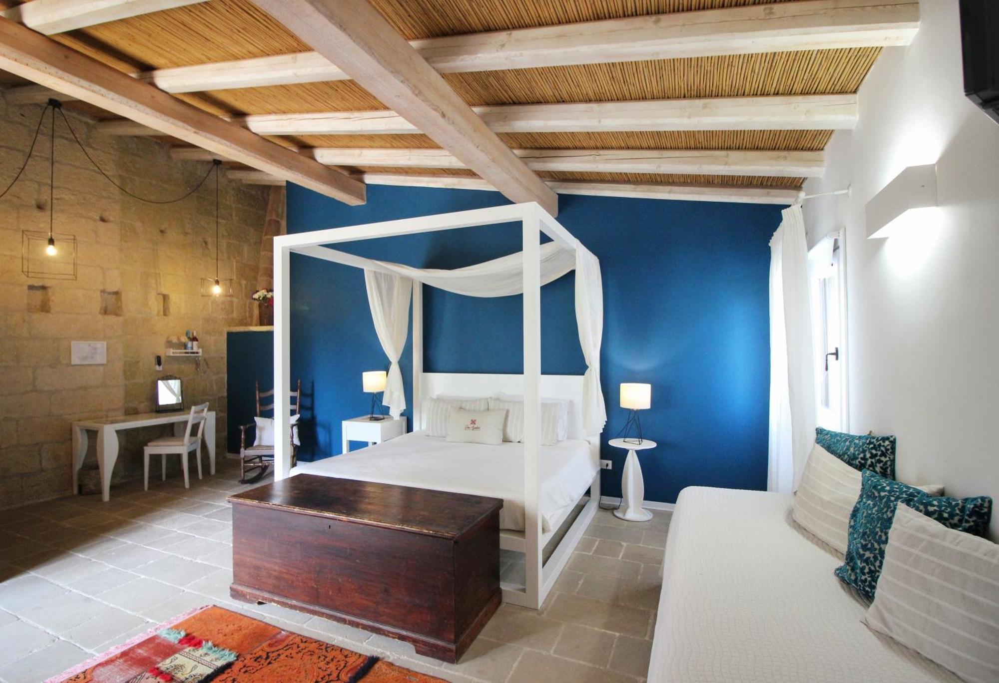 Junior Suite,1553427136:JPEG