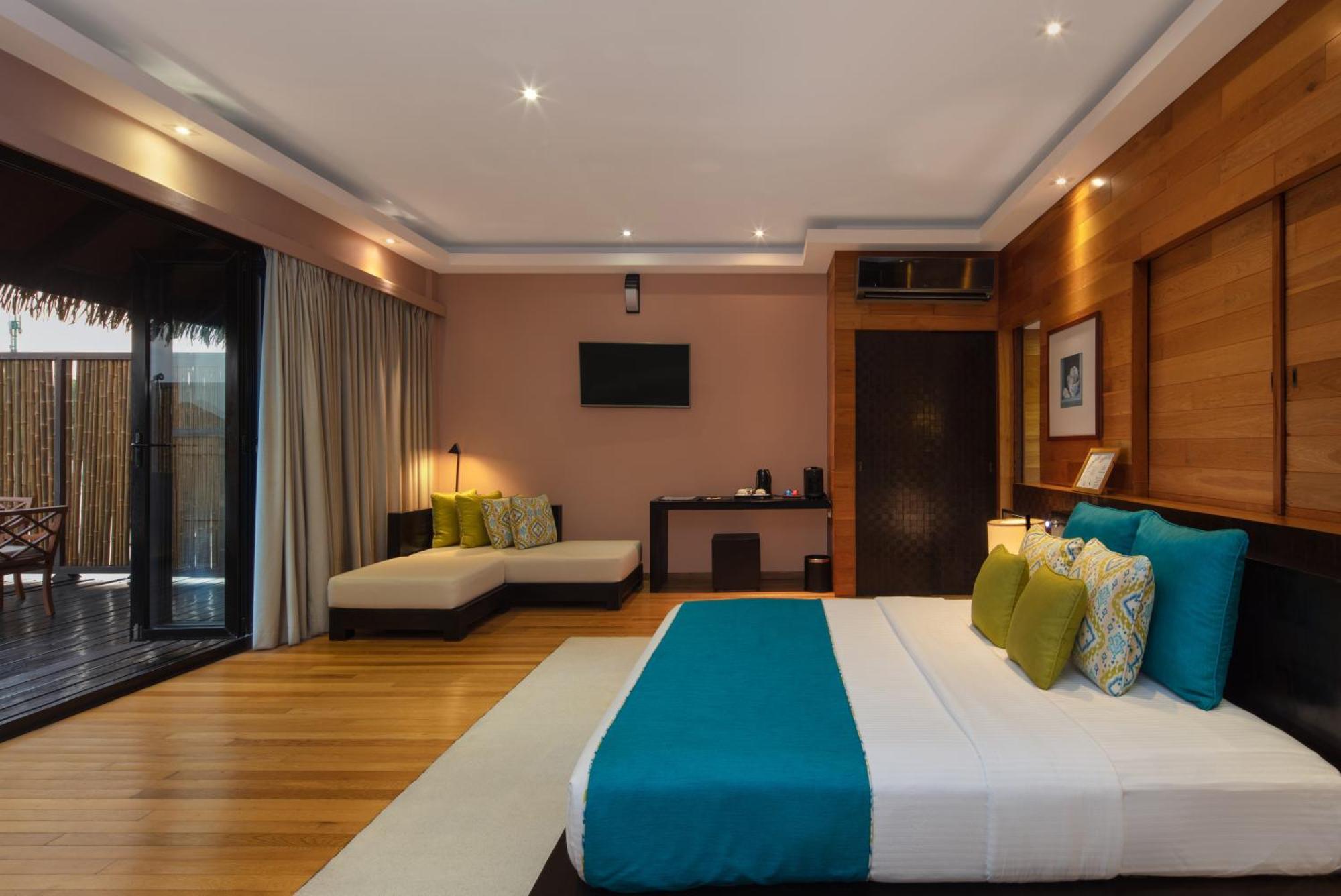 Sunrise Water Villa with Private Pool & Jacuzzi