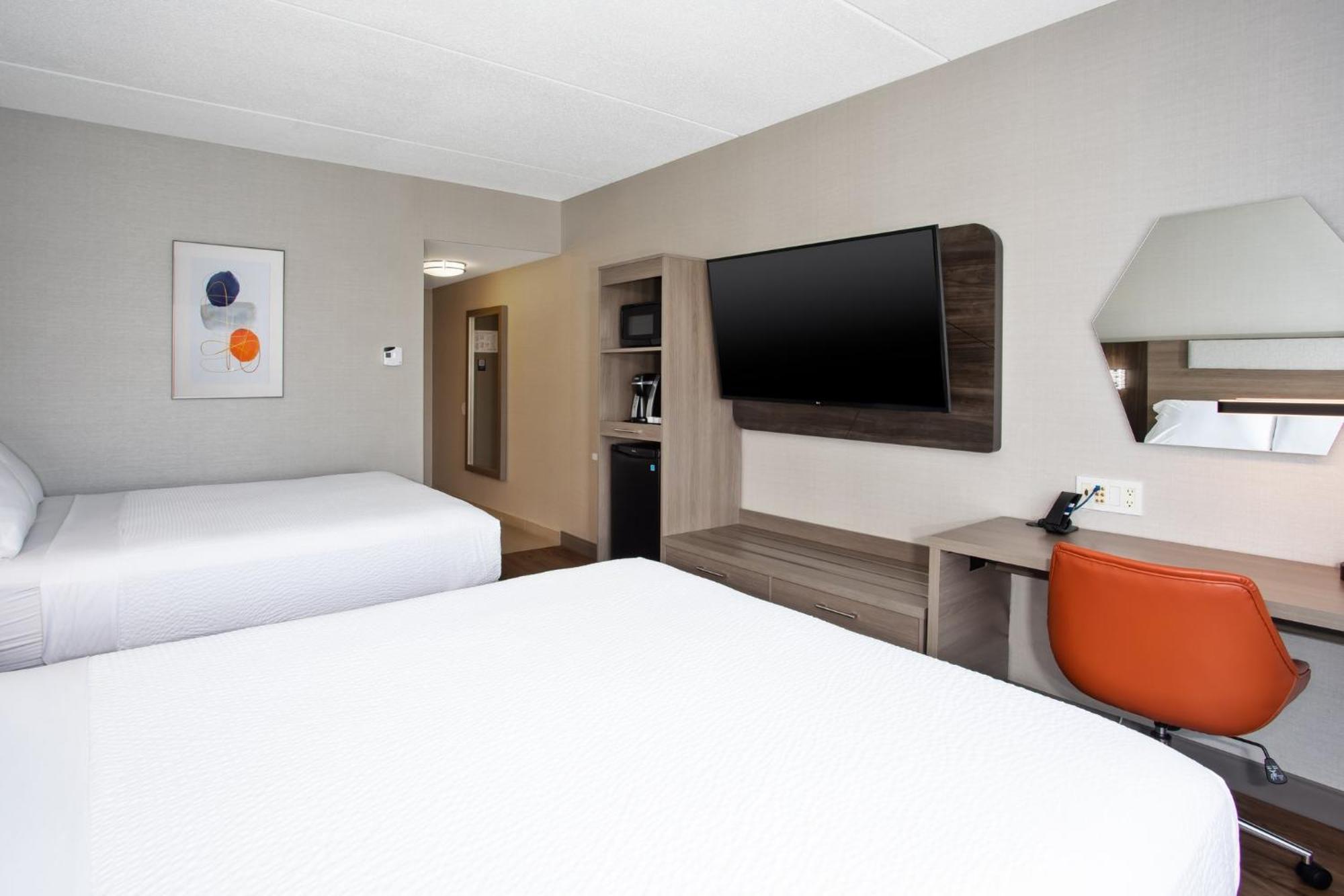 Standard Queen Room Two Queen Beds