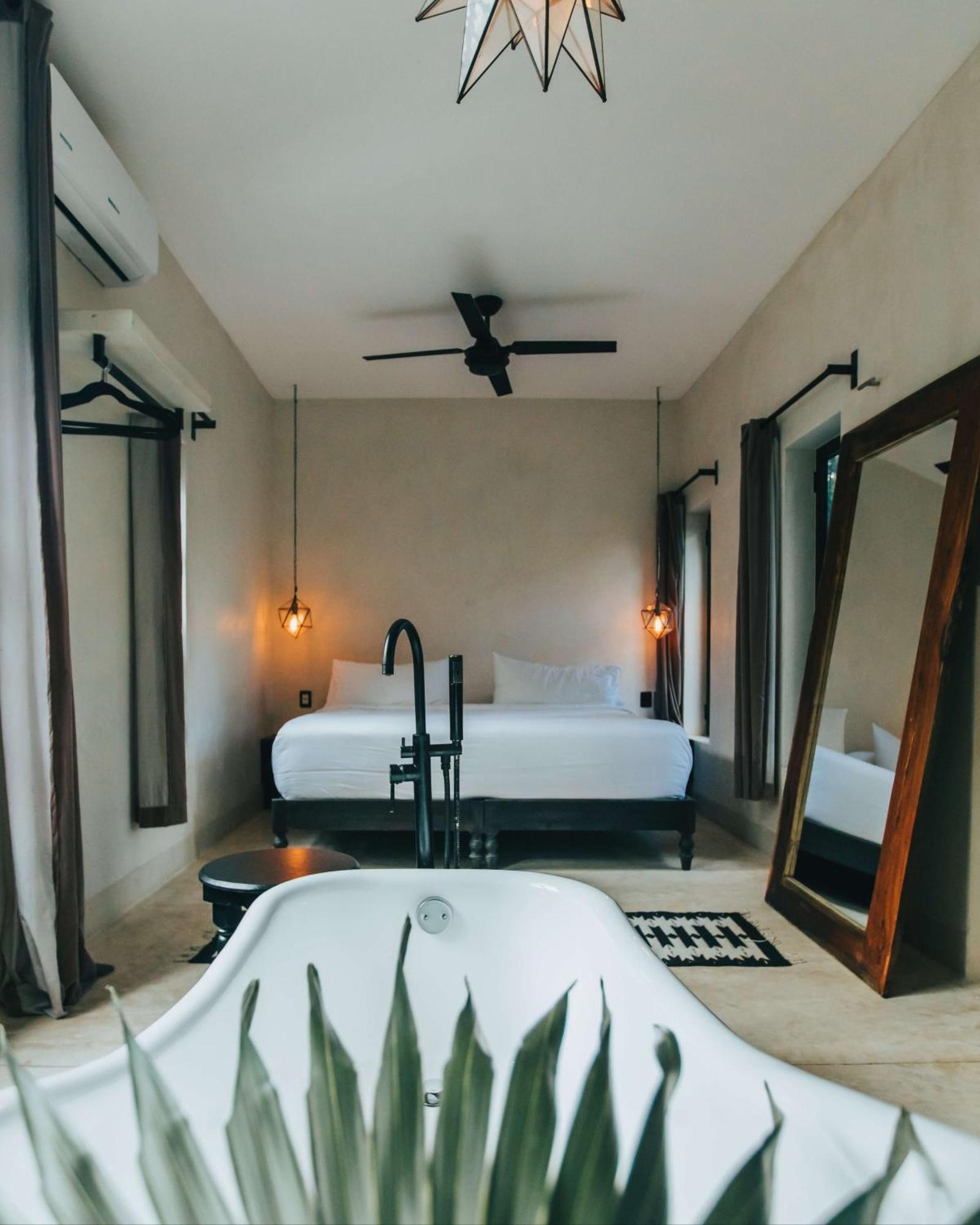 Deluxe King Suite