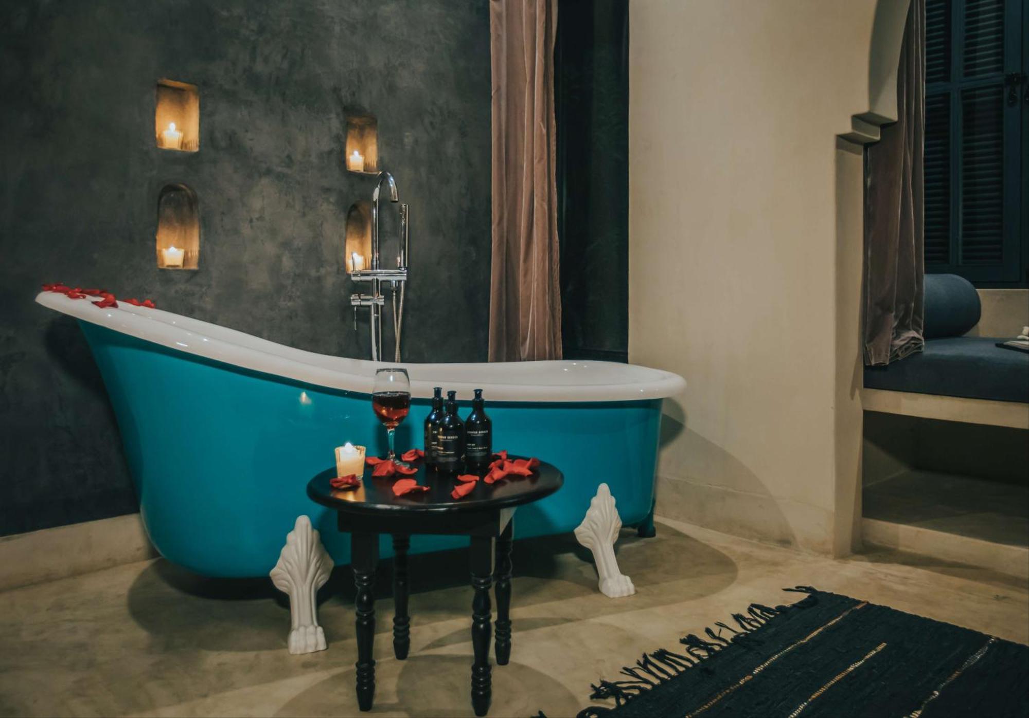 Deluxe King Suite