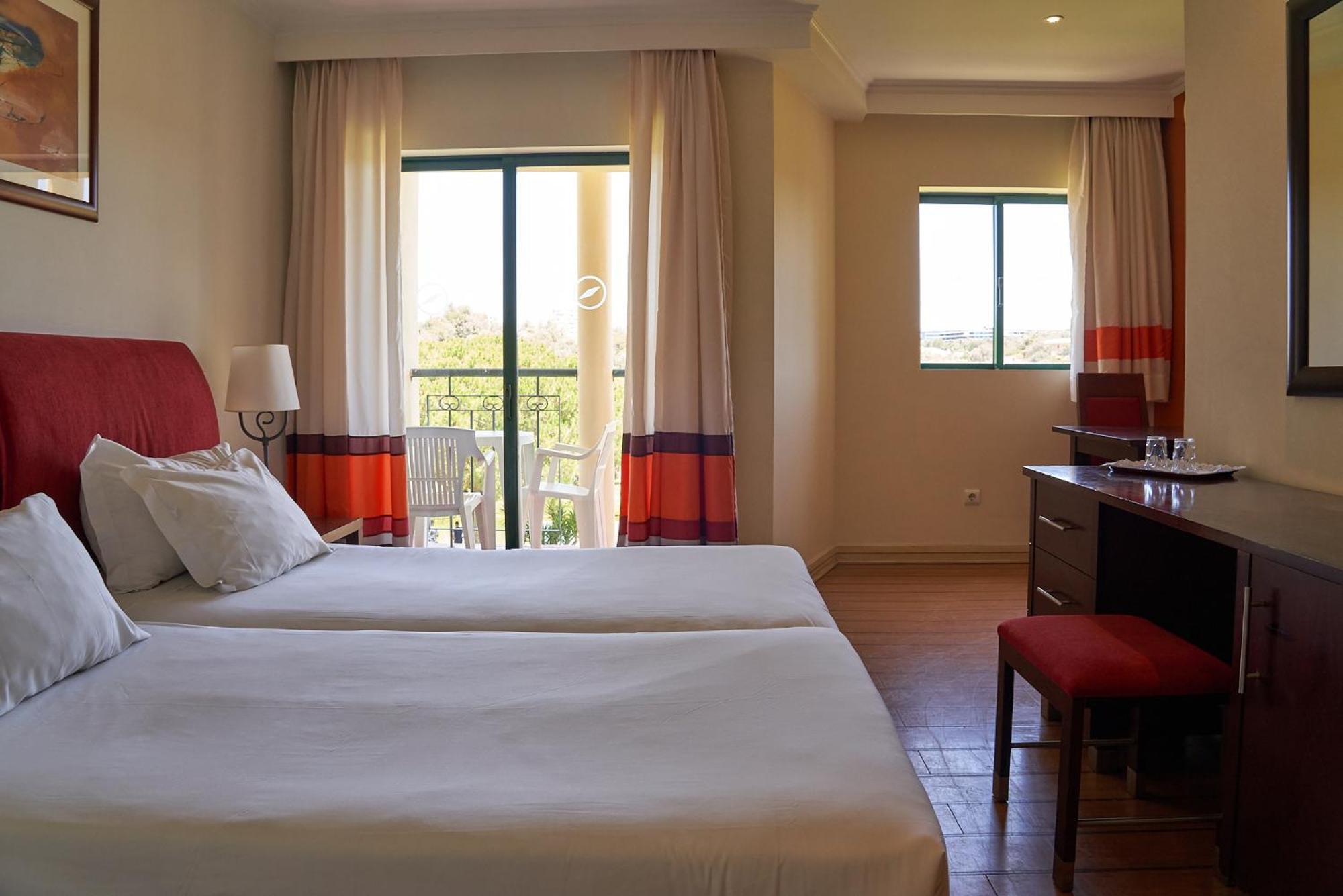 Deluxe Double or Twin Room Pool View,1554959896:JPEG