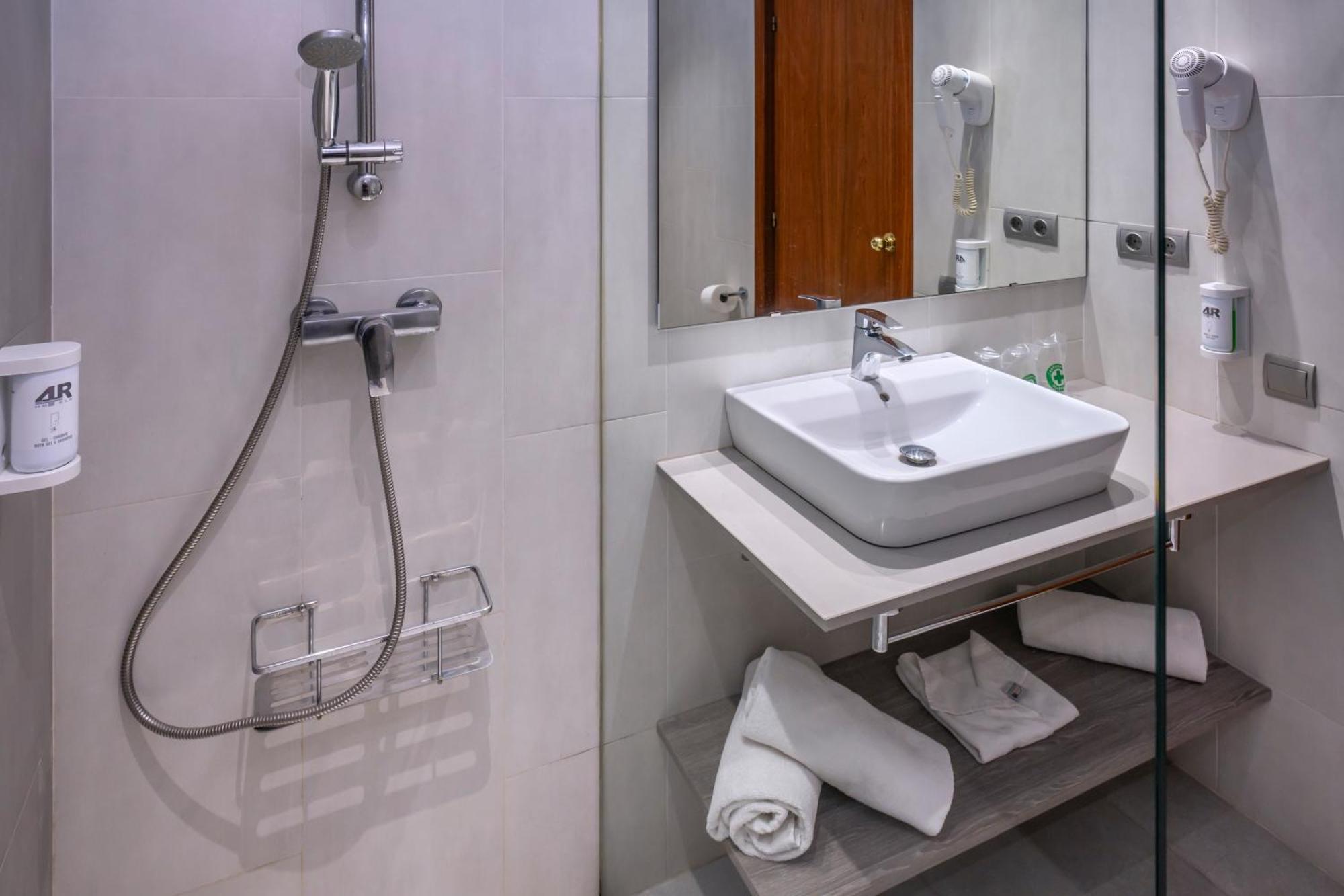 Double or Twin Room,1689823891:JPEG