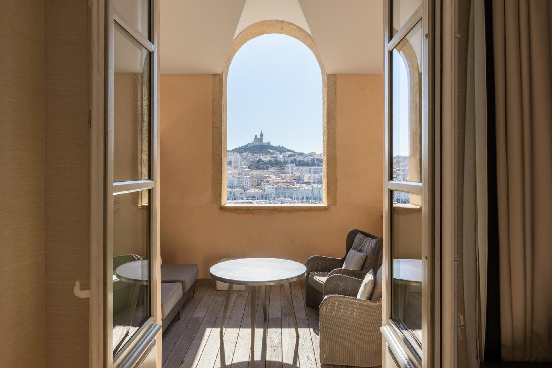 Junior King Suite Terrace Harbour View