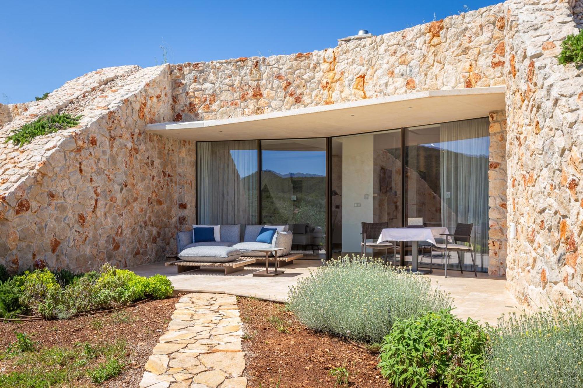 Deluxe Suite mit Terrasse und Hainblick