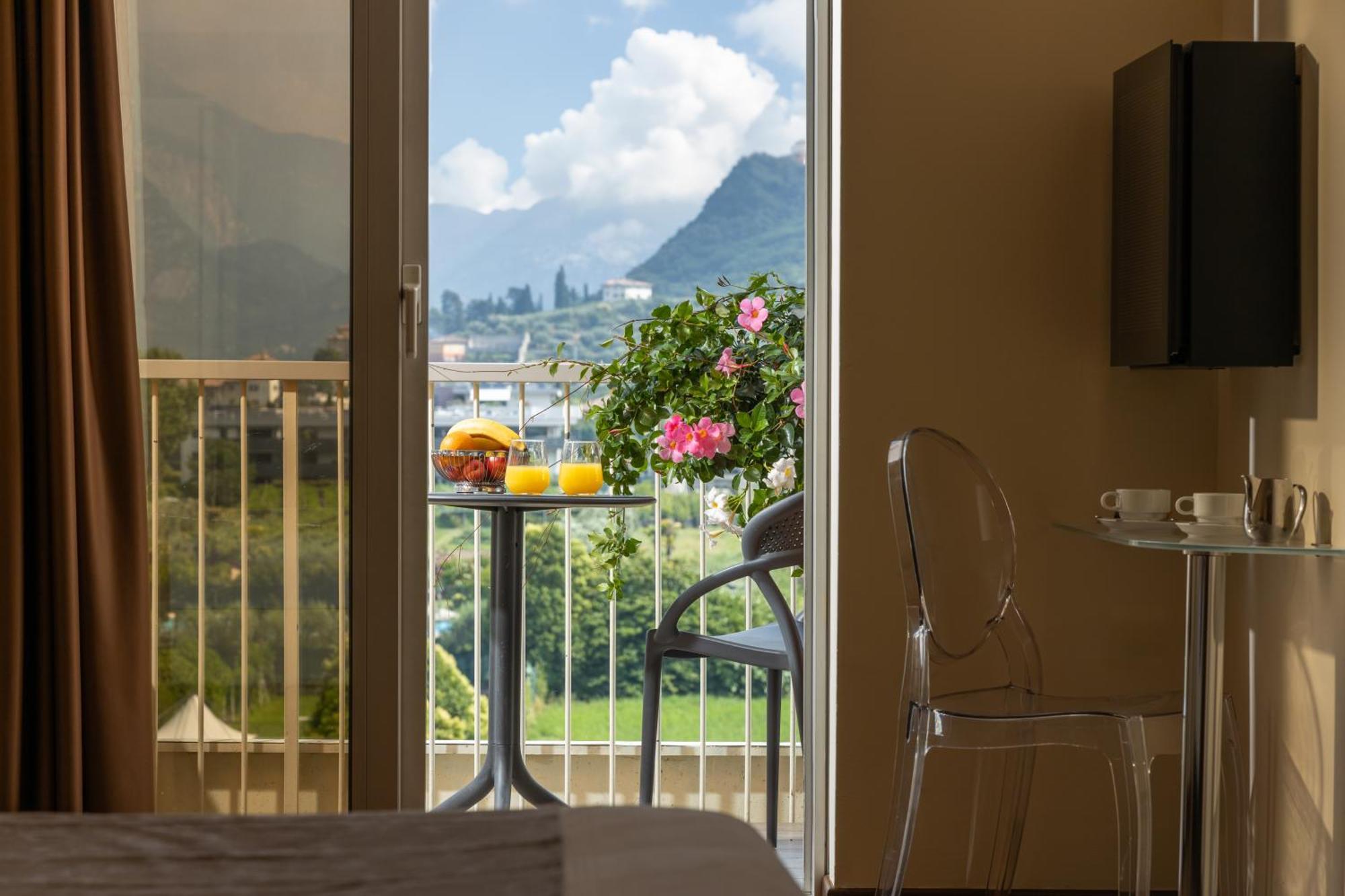 Camera Tripla Standard con Balcone