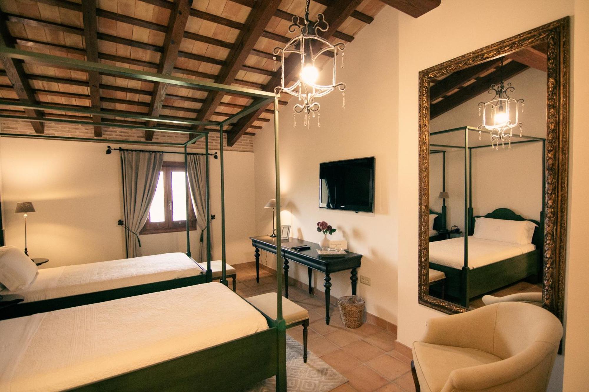 Standard Twin Room,1556929933:JPEG