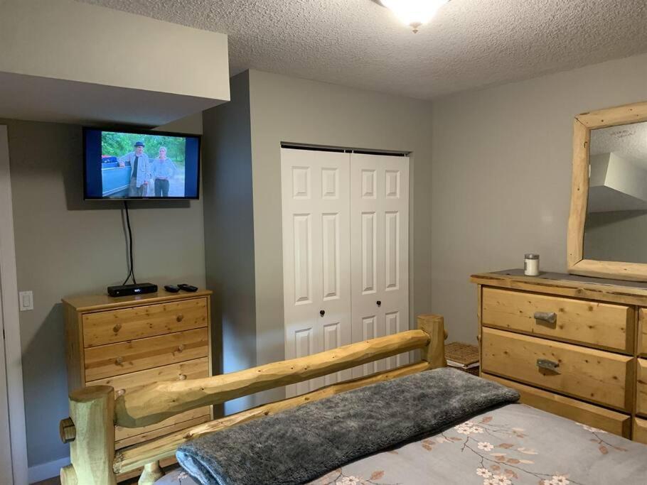 Cozy Guest Room