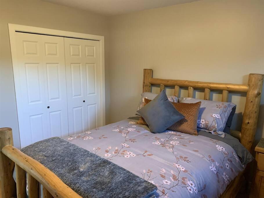 Cozy Guest Room