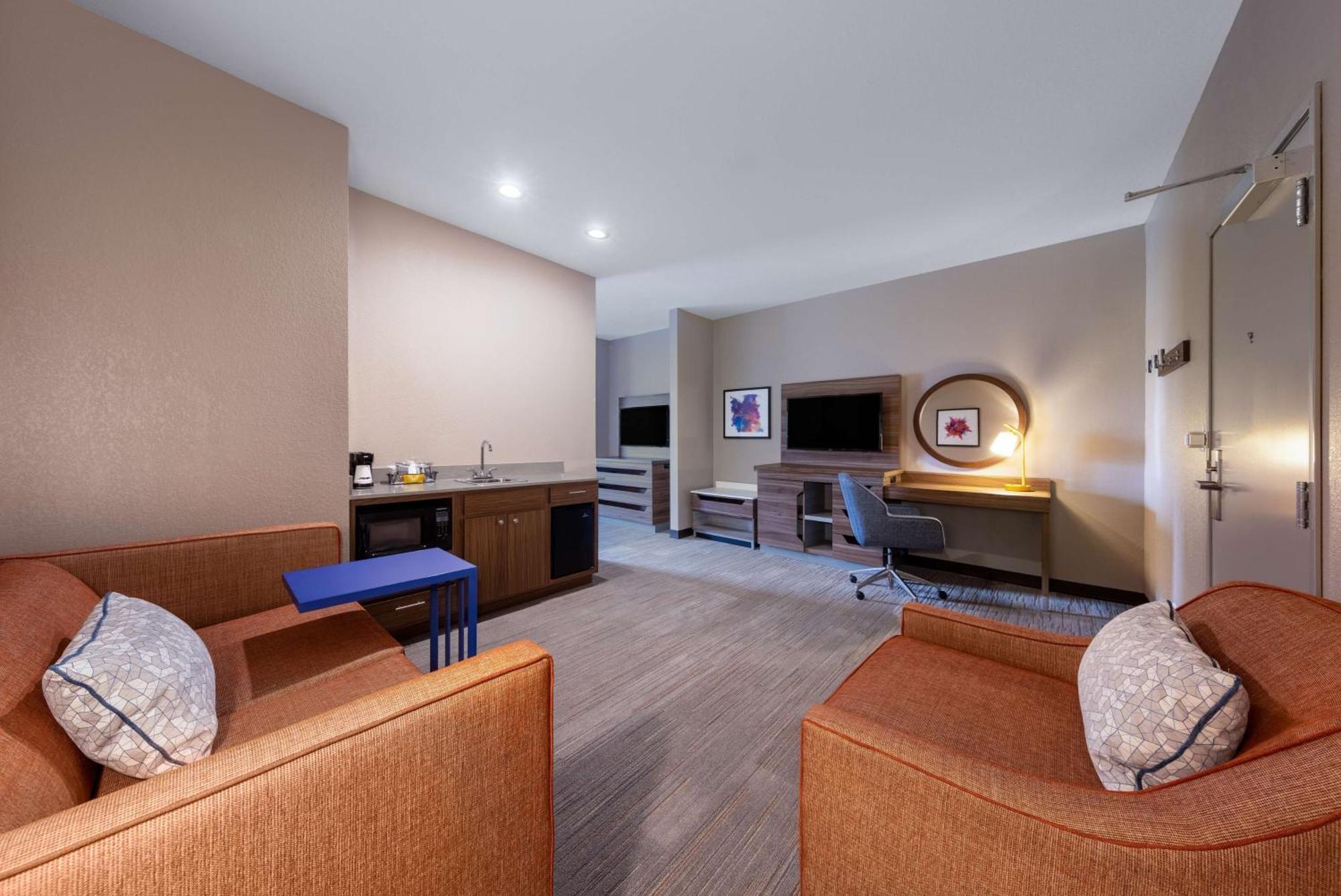 King Studio Suite - Non-Smoking