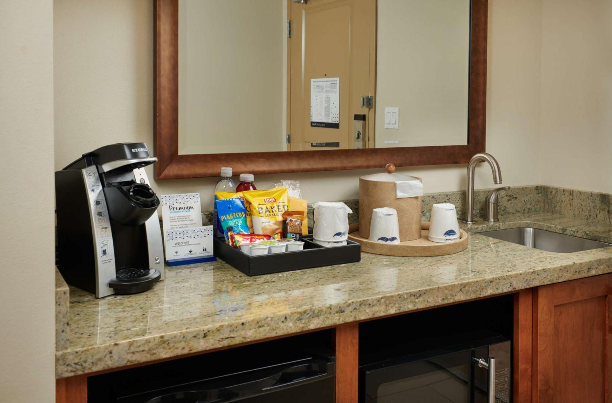 Premium King Room with Sofa Bed - Non-Smoking