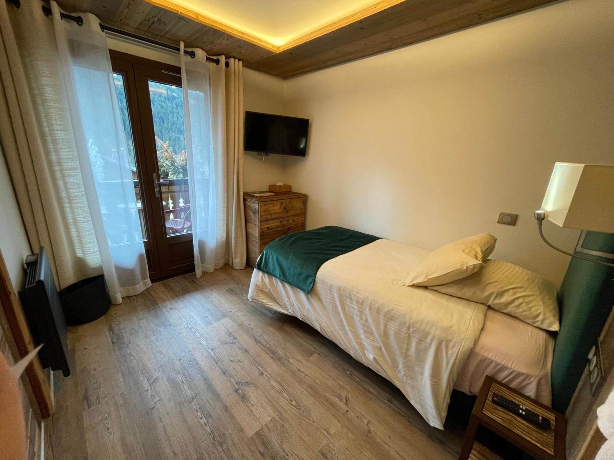 Small Double or Twin Room,1588327426:JPEG
