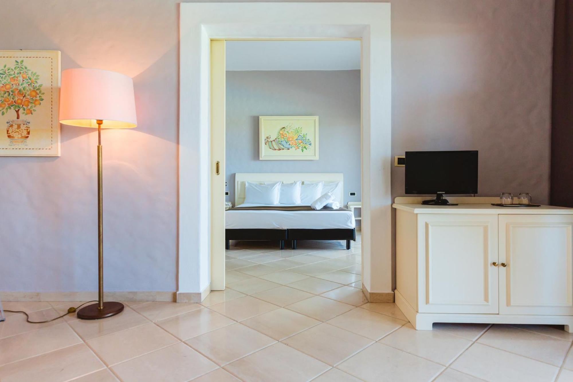 Classic Family Room,1499006476:JPEG