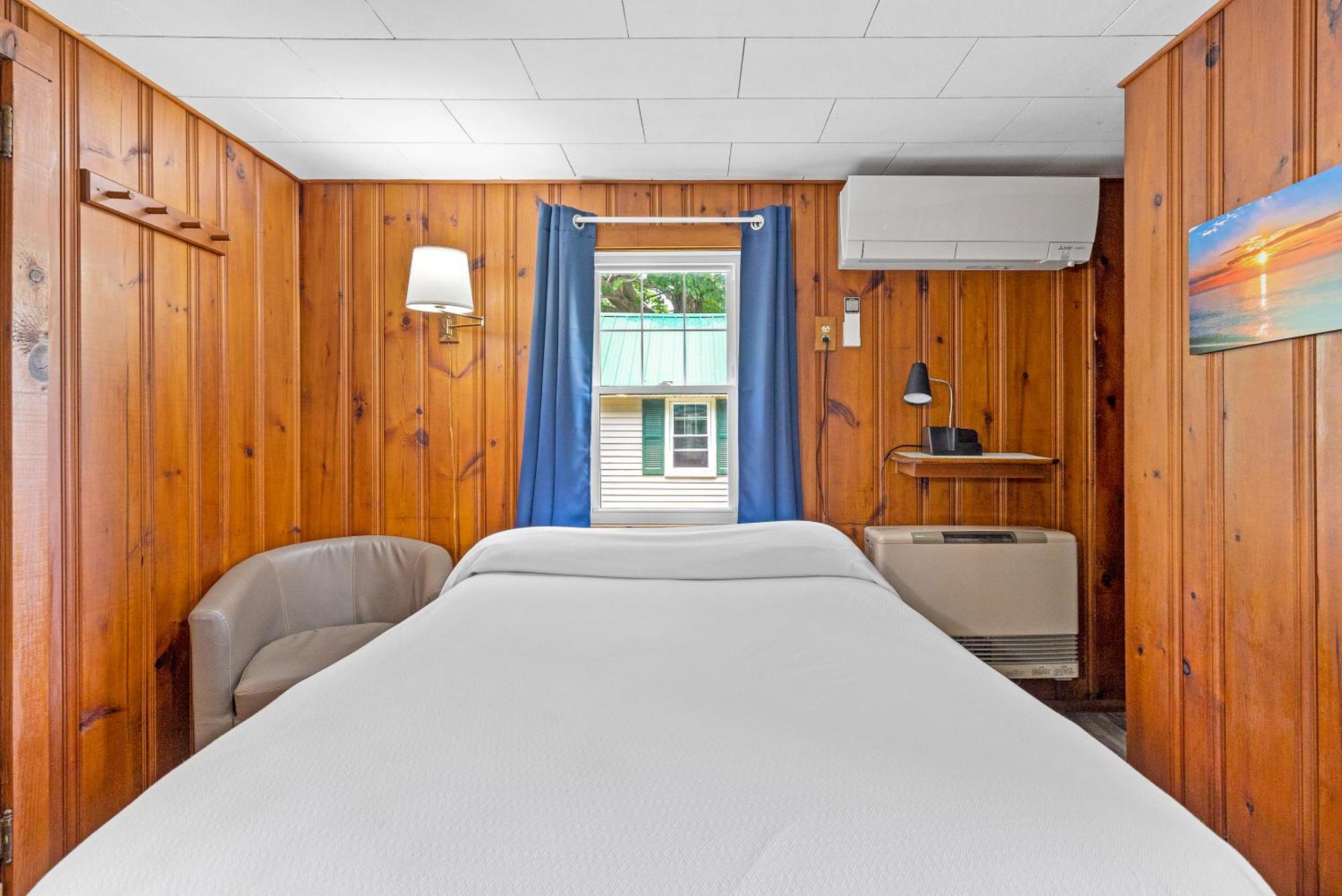 Small Single Room