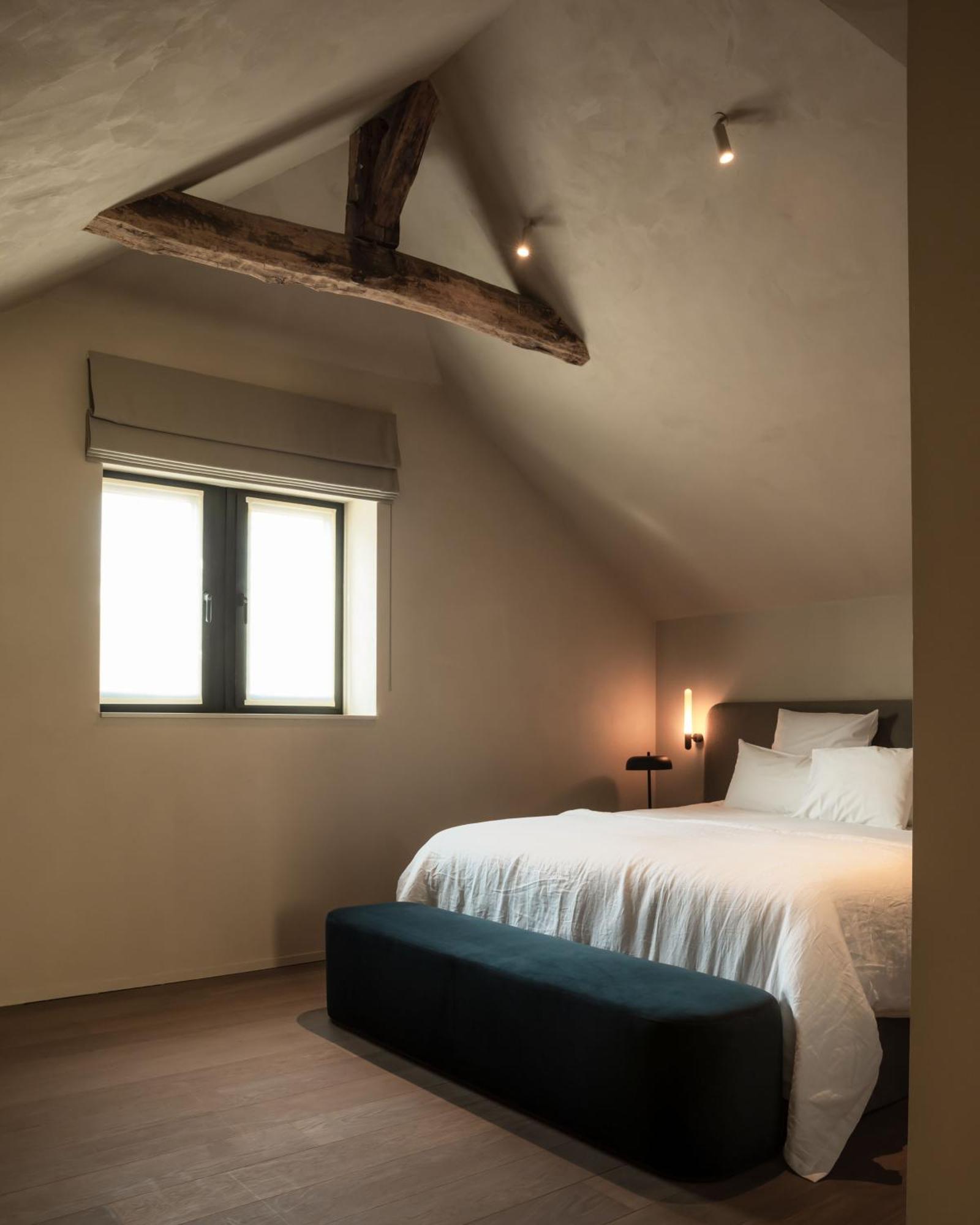 Double Room,1527852286:JPEG