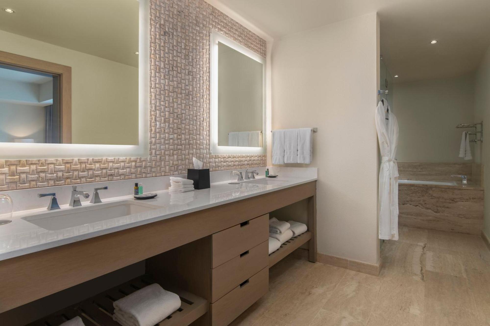 Suite Puntacana 1 Bedroom Suite 1 King Beachfront