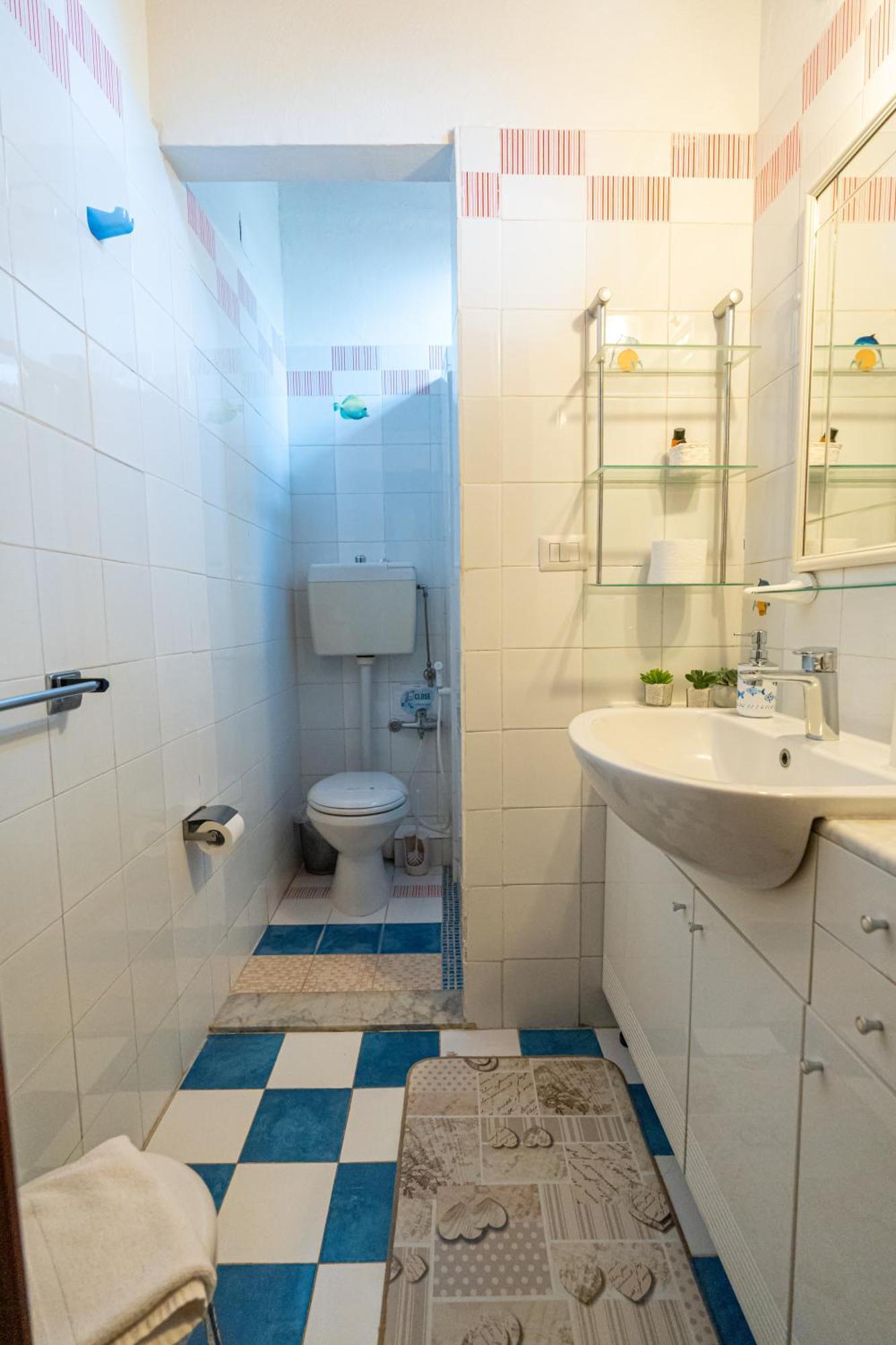 Small Double Room,1595415310:JPEG