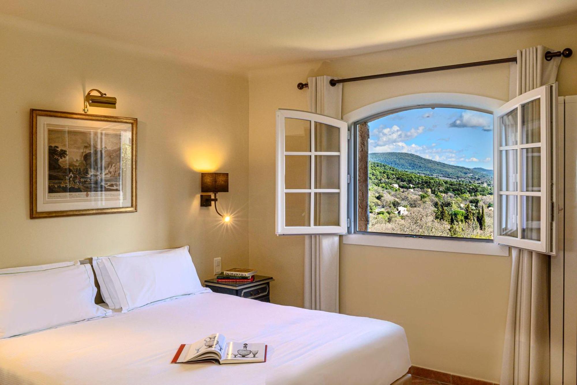 Suite Junior Lit King-Size avec Canapé-Lit - Vue sur Vallée - Non-Fumeurs - Accès au Spa