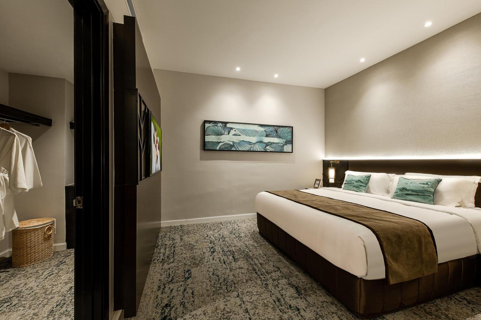 Premier One-Bedroom Apartment