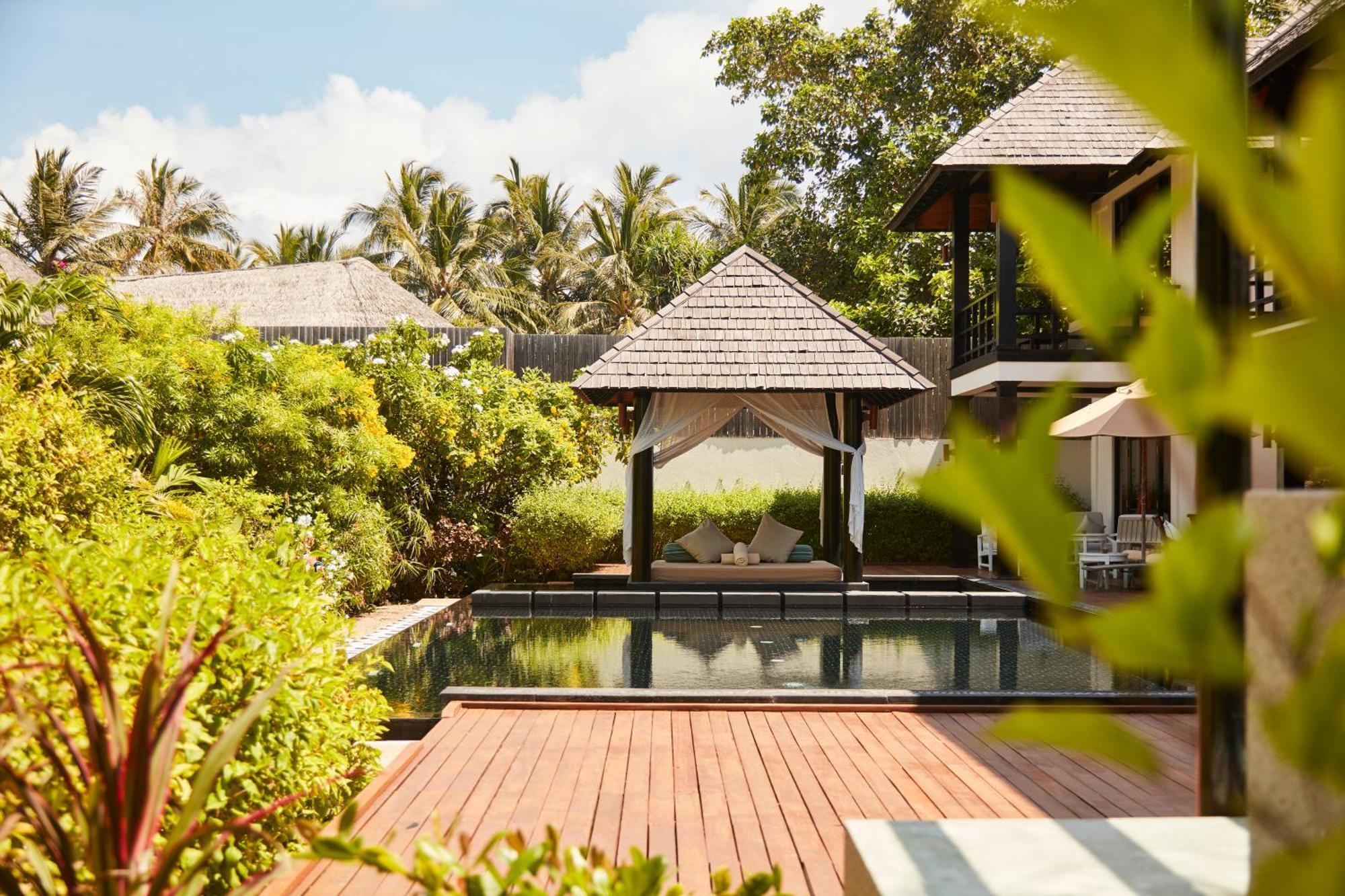 Celebrity Retreat Transfer 2 pax