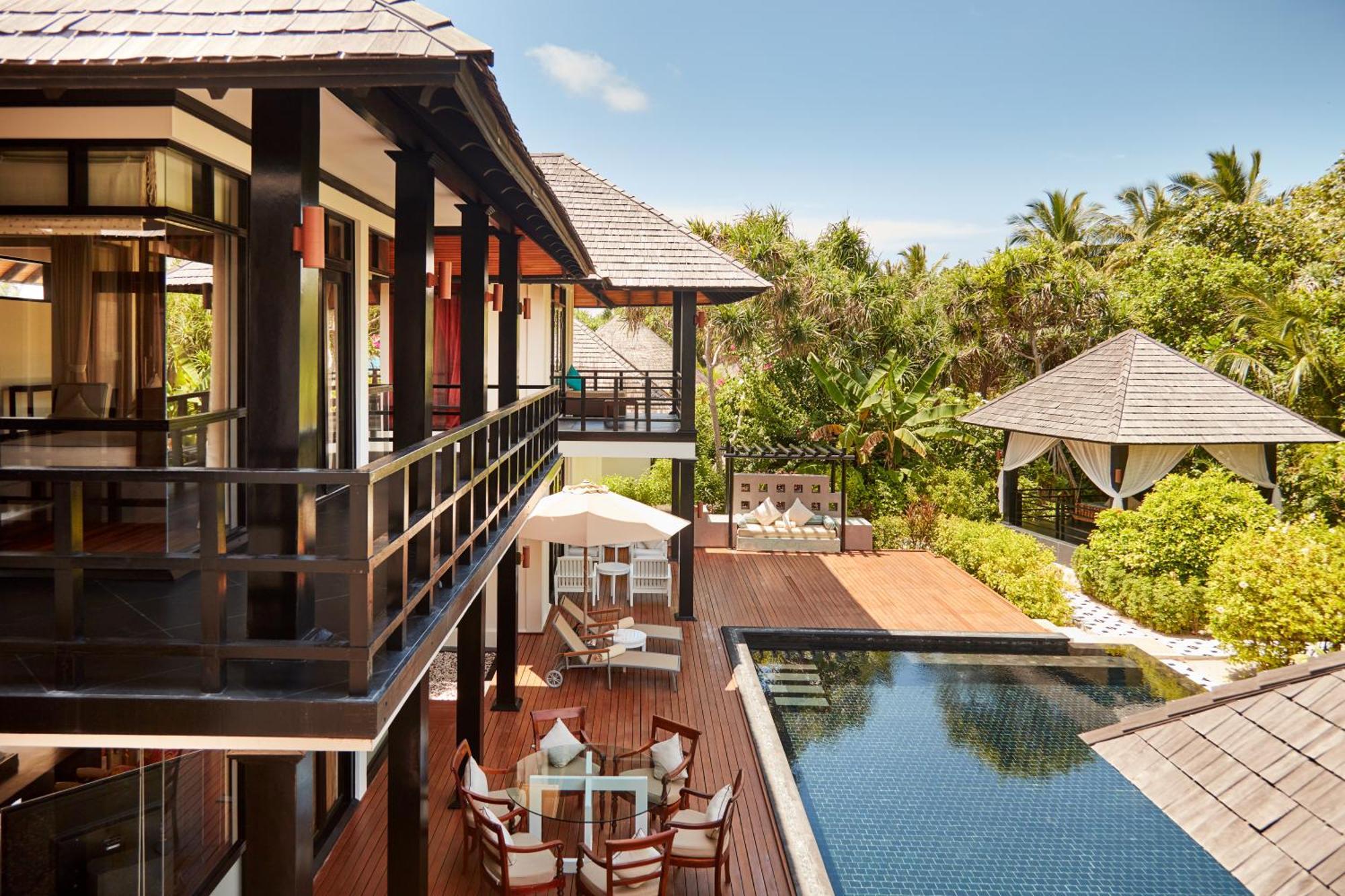 Celebrity Retreat Transfer 2 pax
