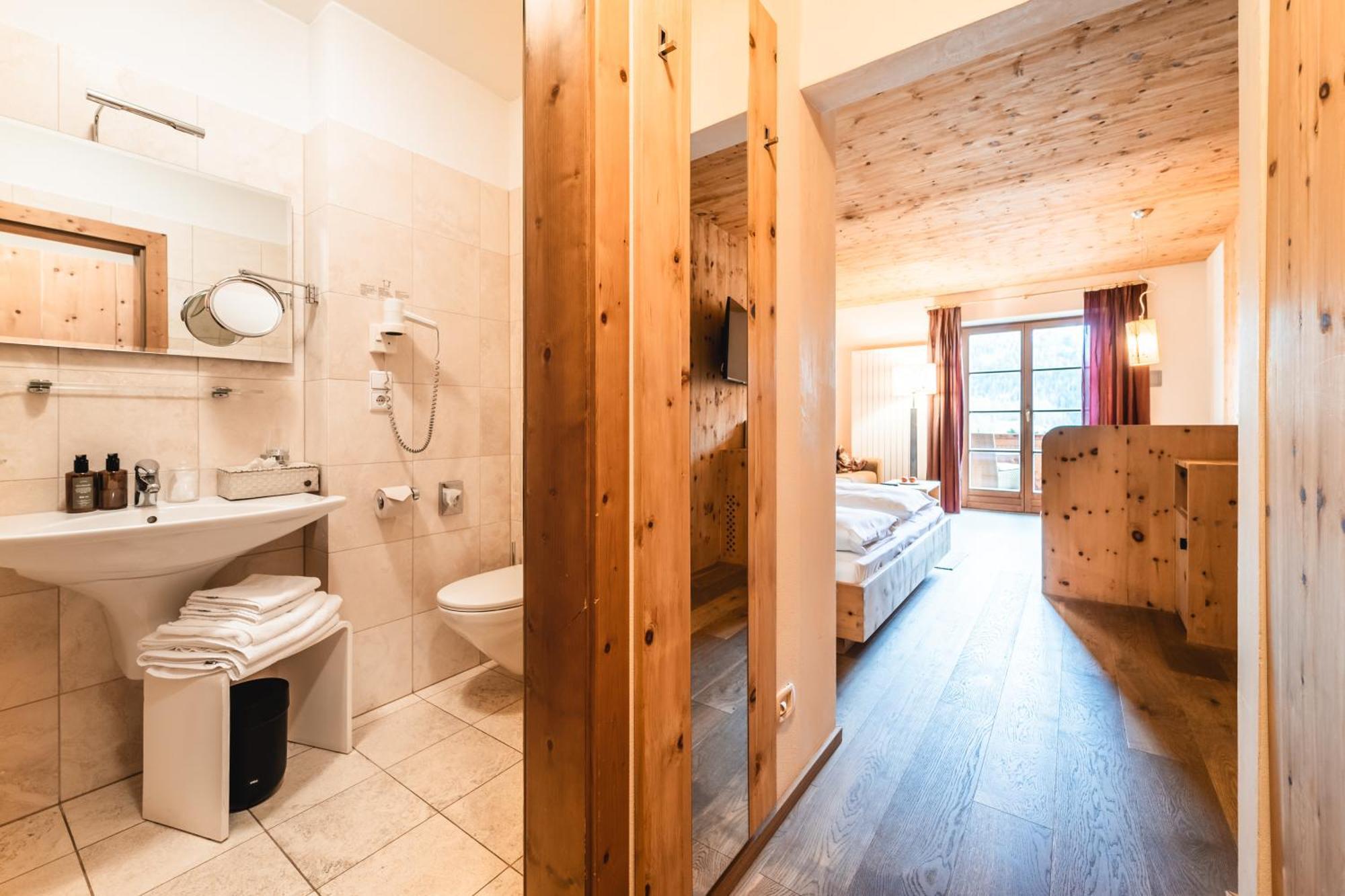 Superior Double or Twin Room,1576718333:JPEG