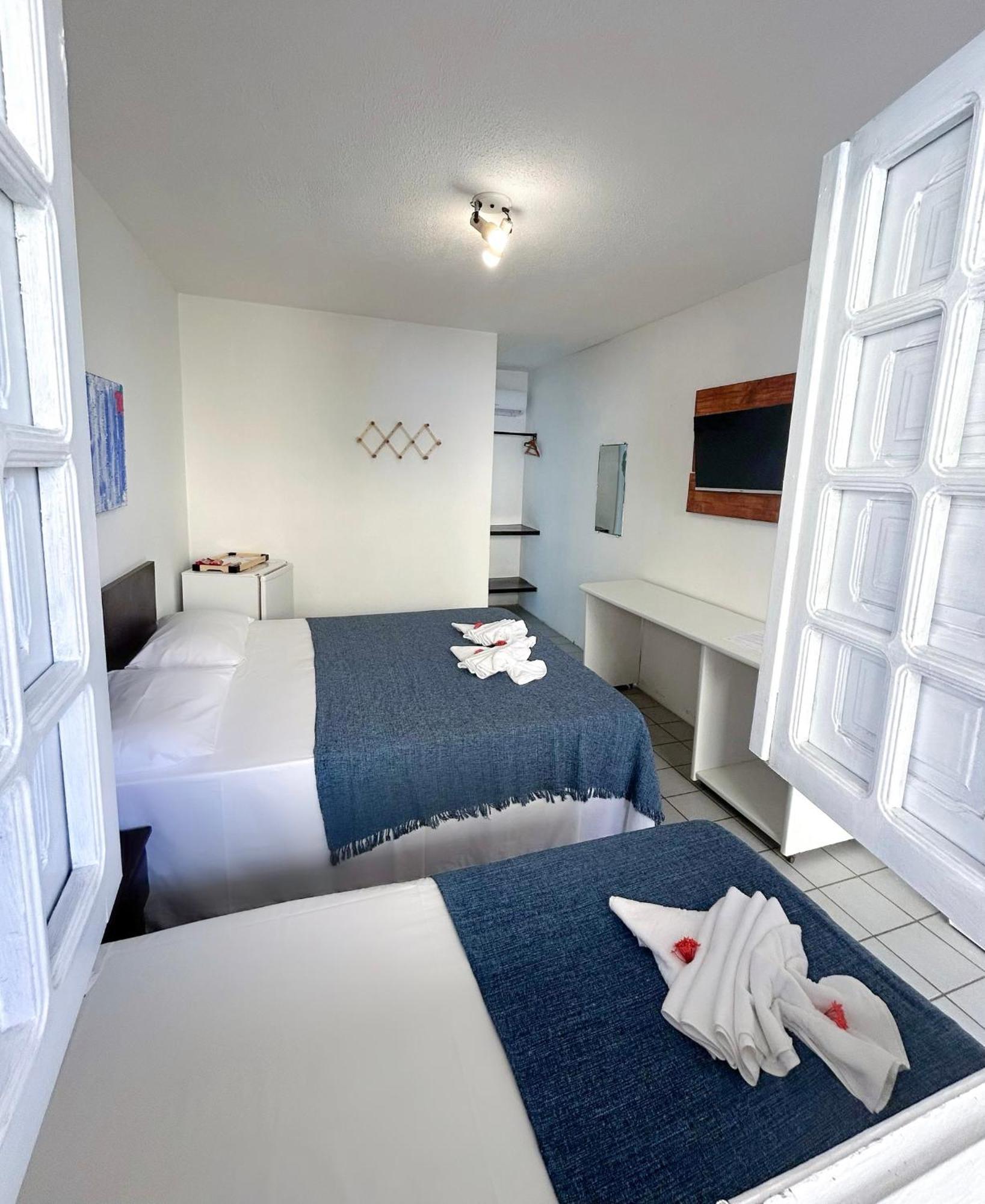 Quarto Duplo com Vista da Piscina