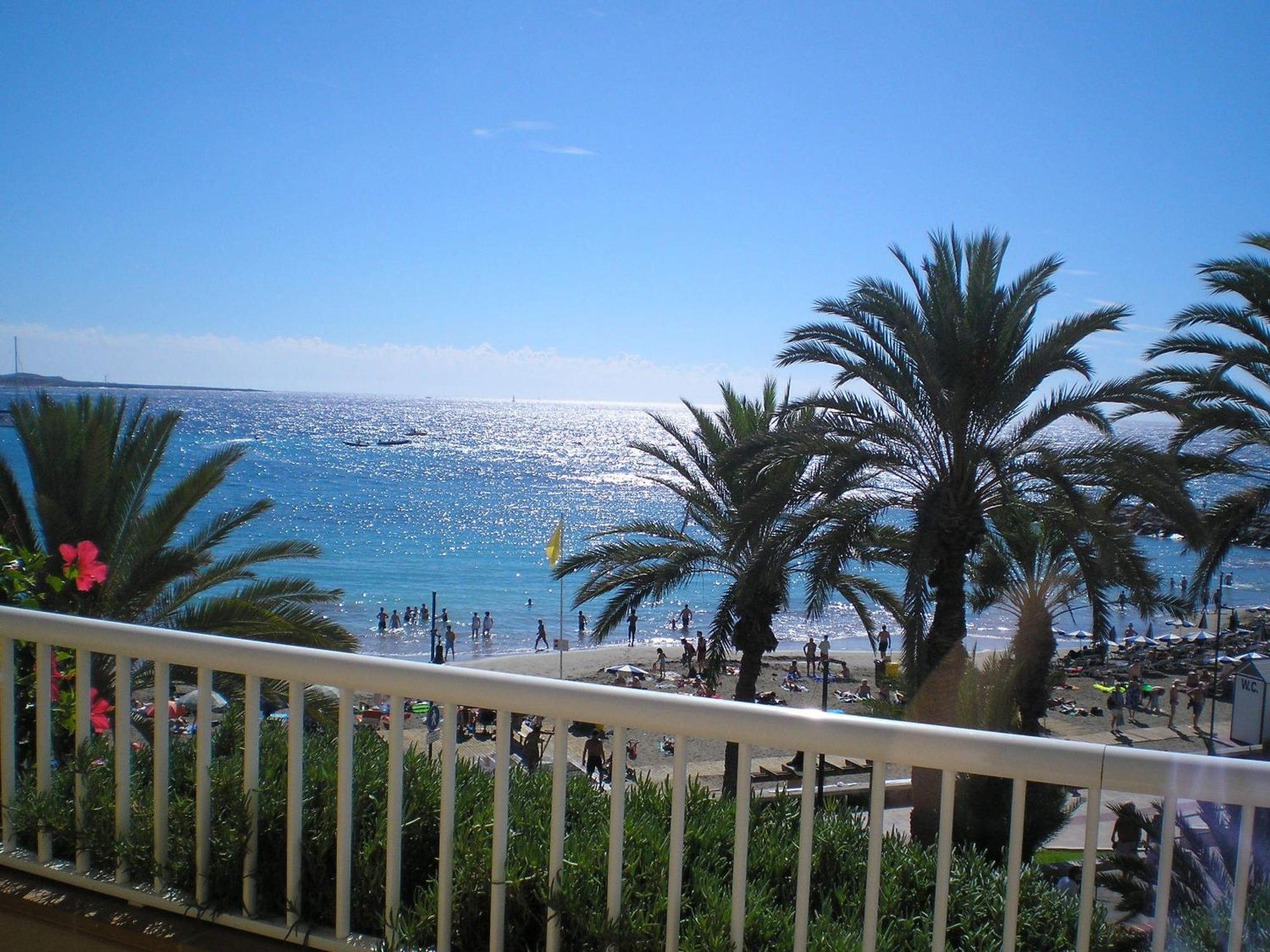 One-Bedroom Apartment Sea View