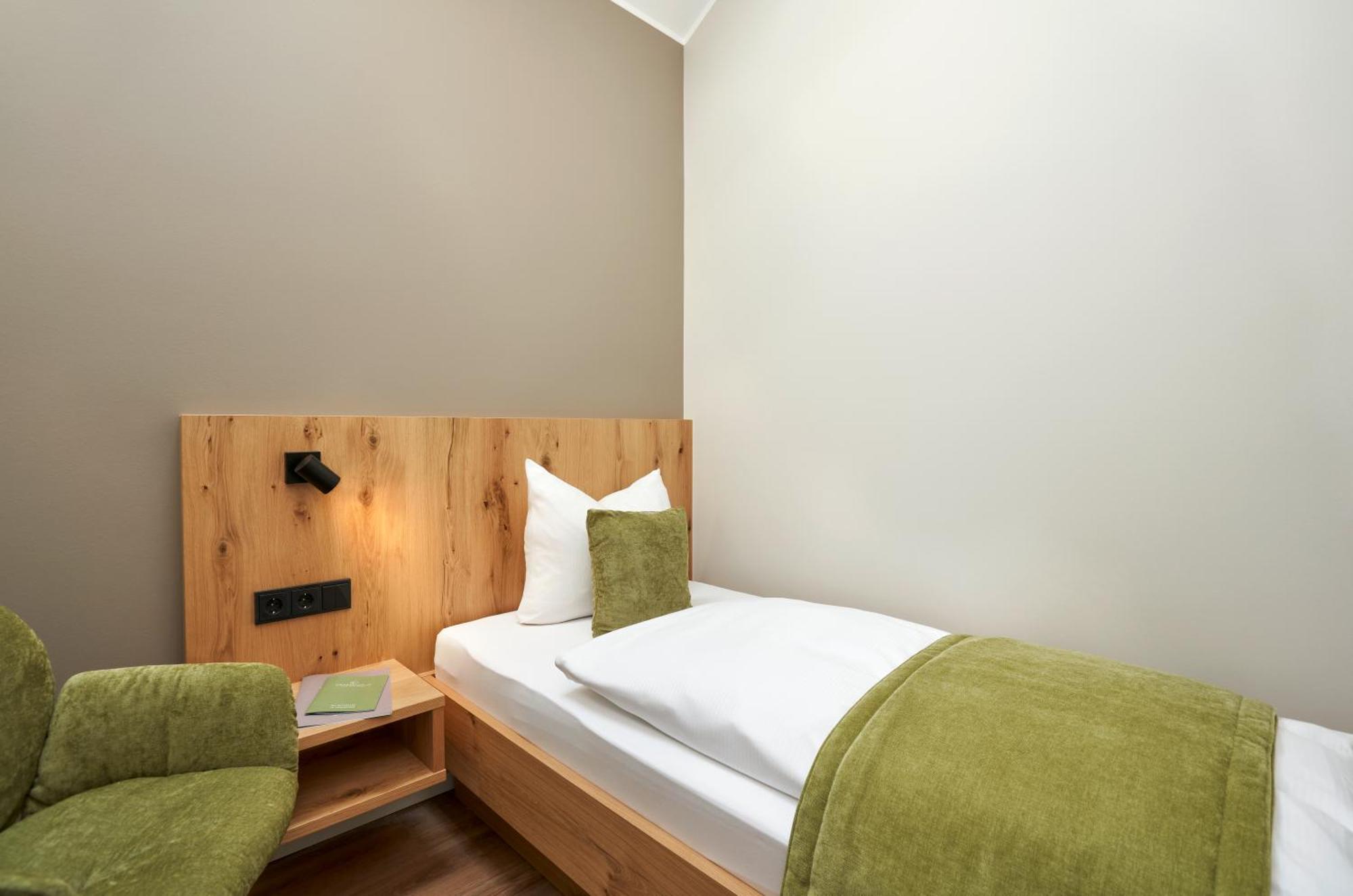Deluxe Double or Twin Room,1583062360:JPEG