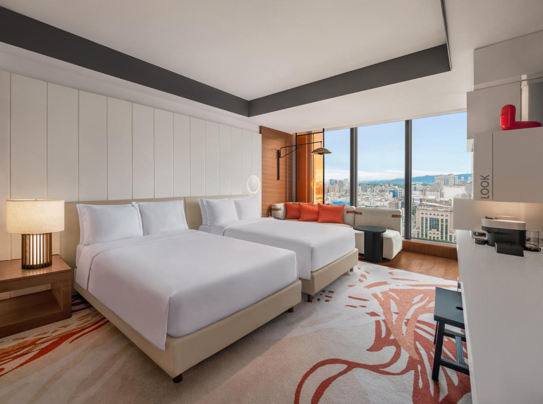 Chambre Magnifique avec 2 Lits Doubles - Vue sur Ville
