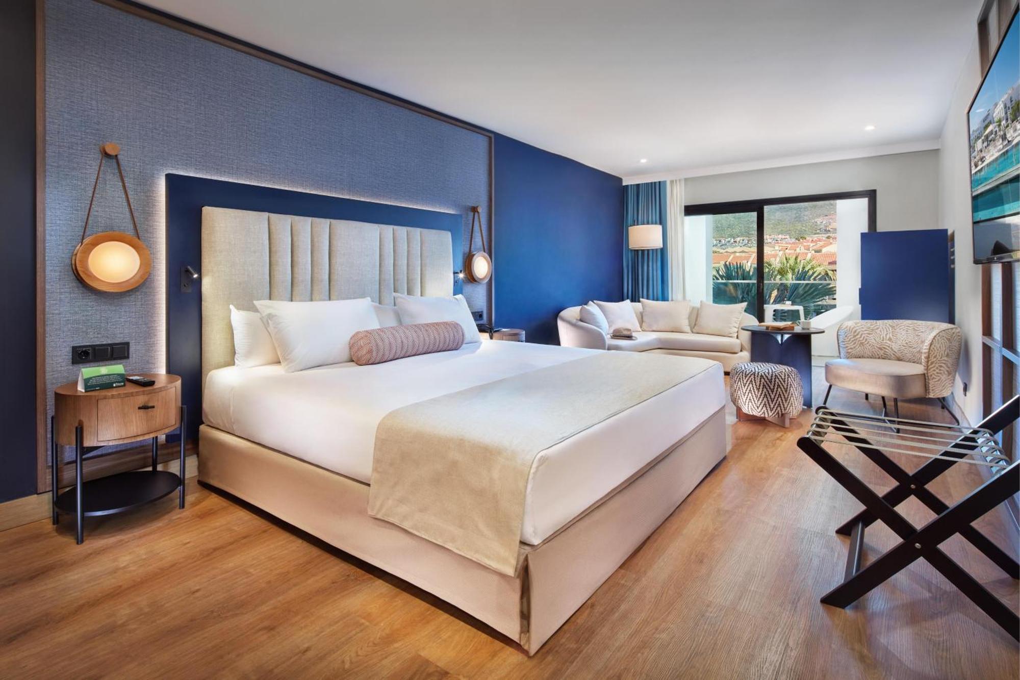 Junior Suite,1584596626:JPEG