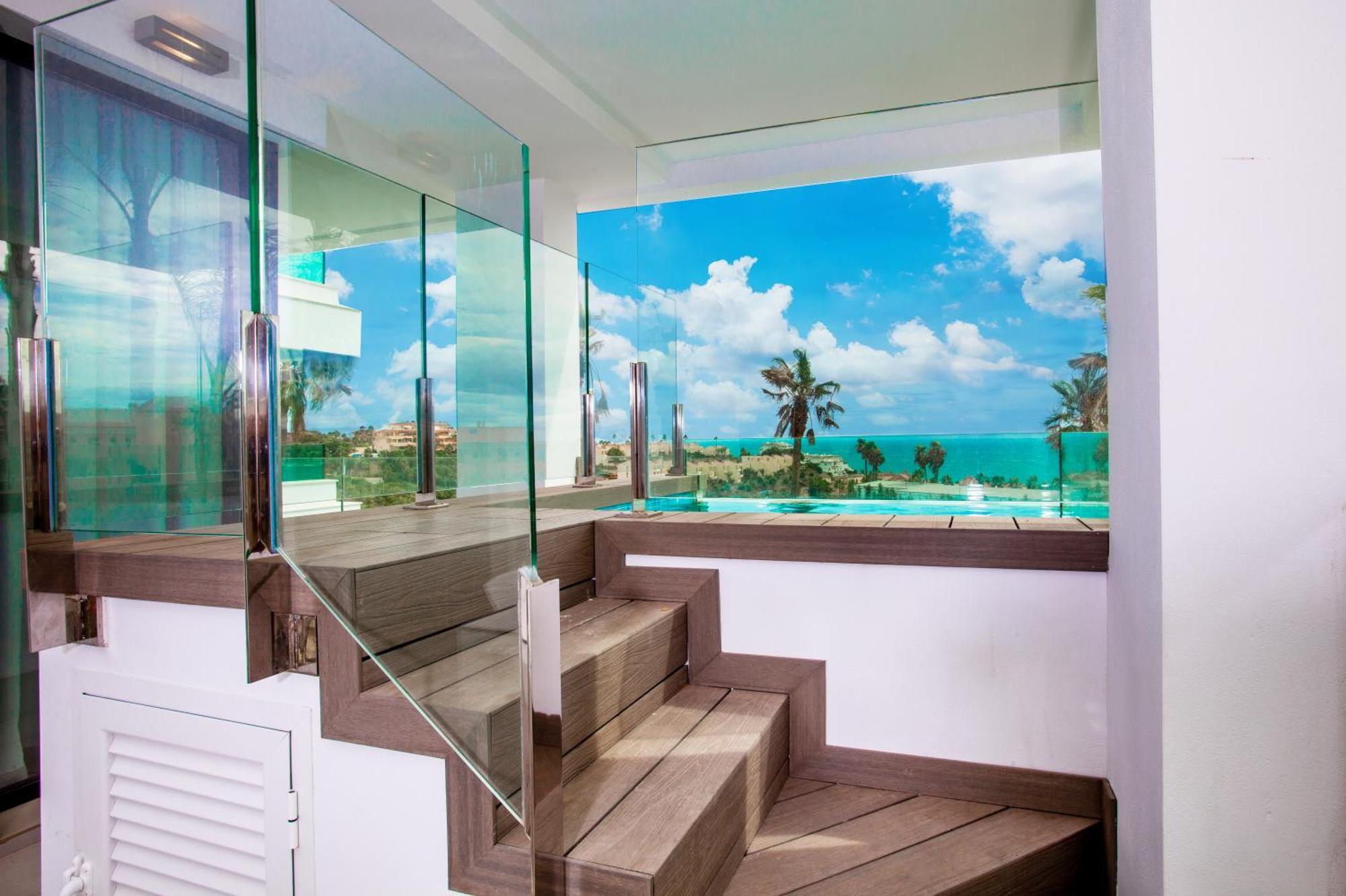 Luxury Two Bedroom Suite with Private Pool and Sea View