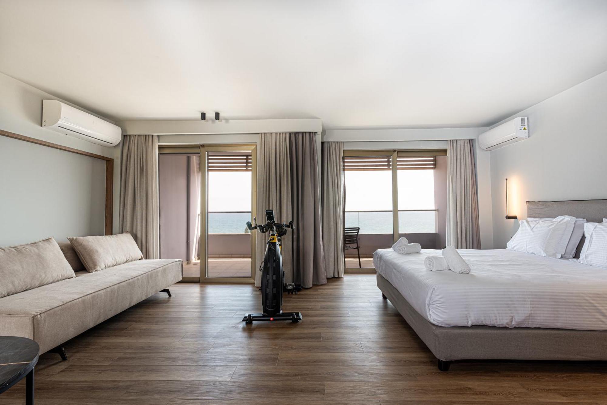 Junior room Fitness Suite Panoramic Sea View