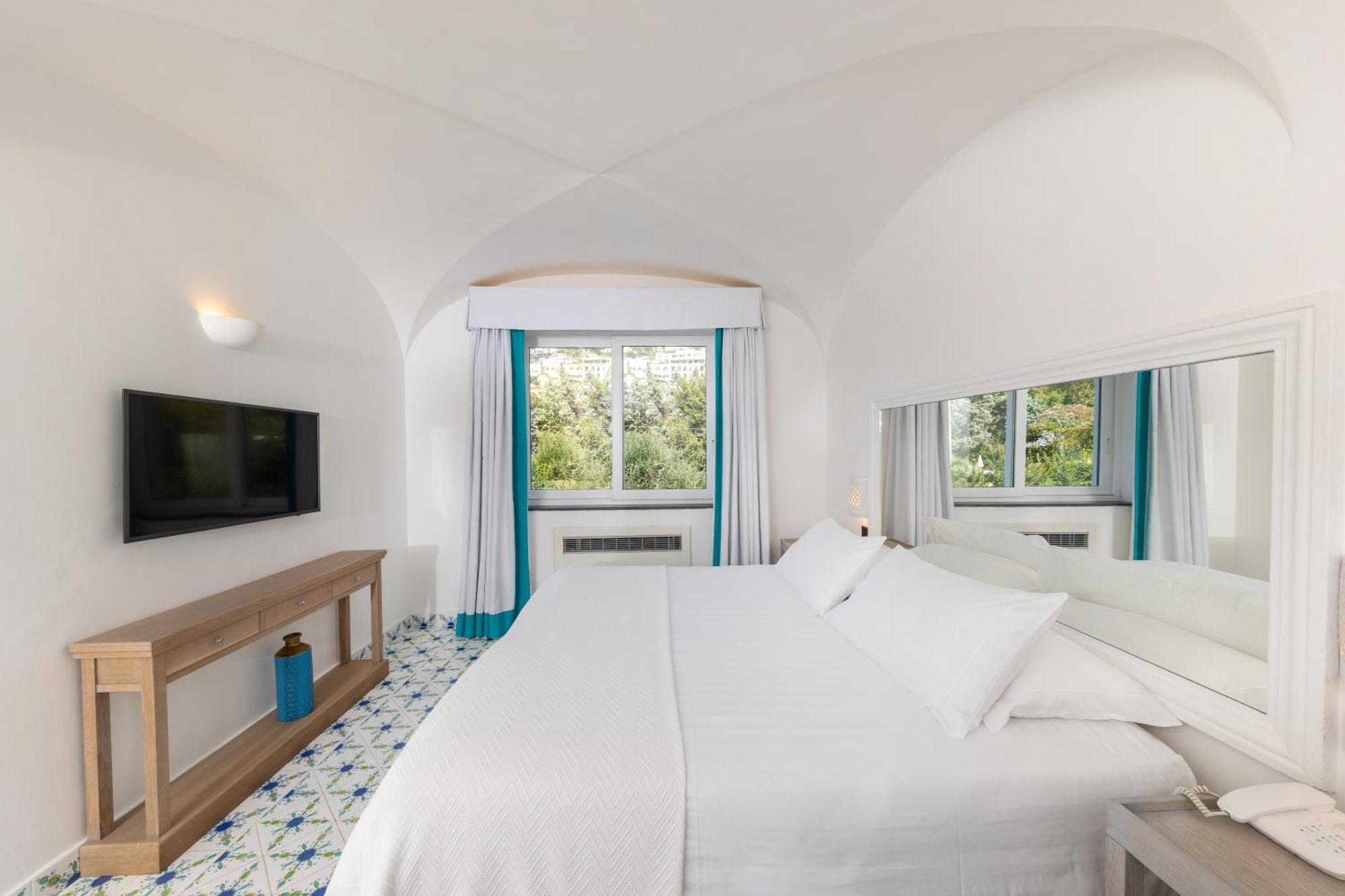 Quarto Superior com Cama de Casal ou 2 de Solteiro e Vista da Cidade