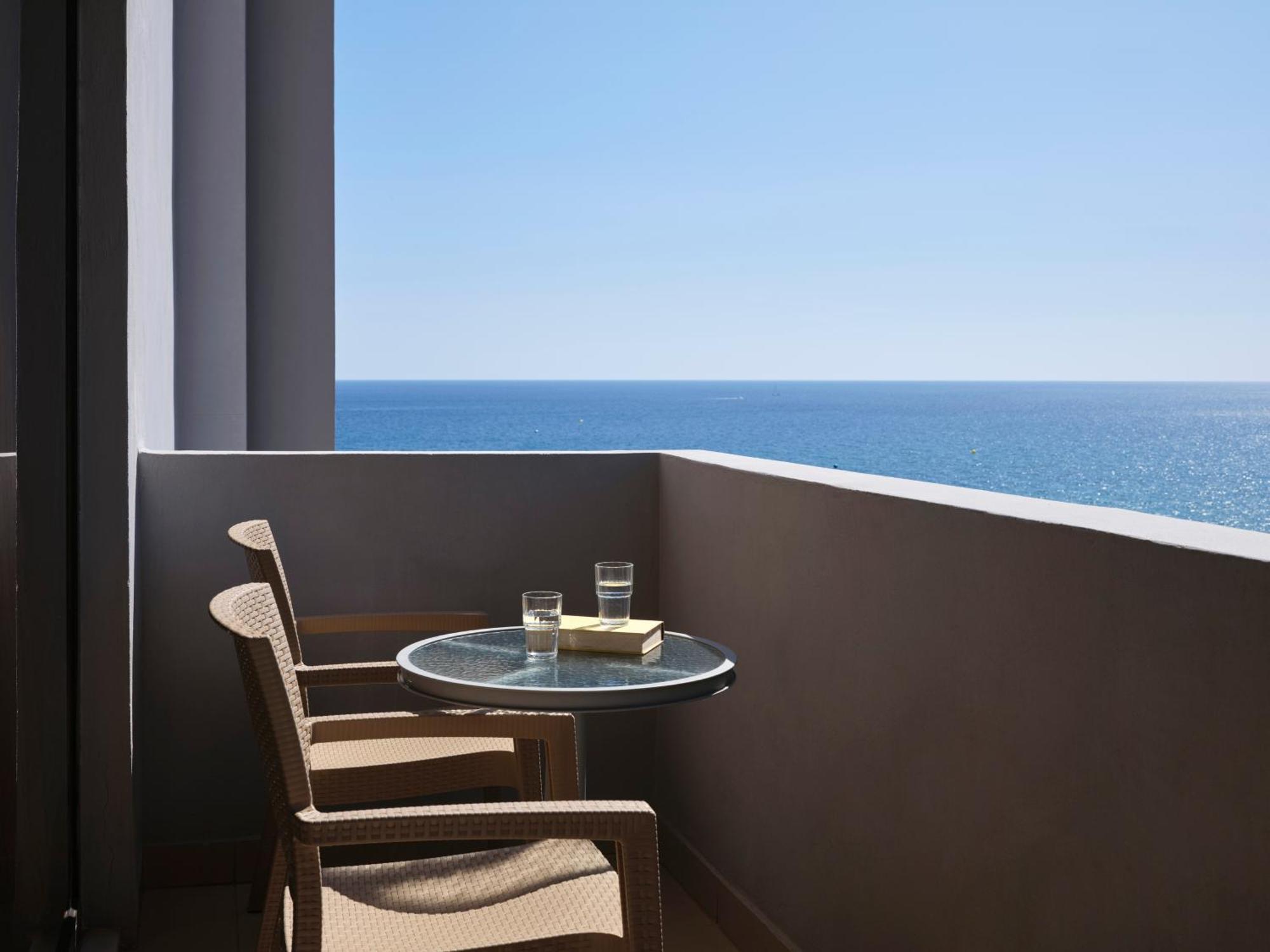 Double or Twin Room Sea View