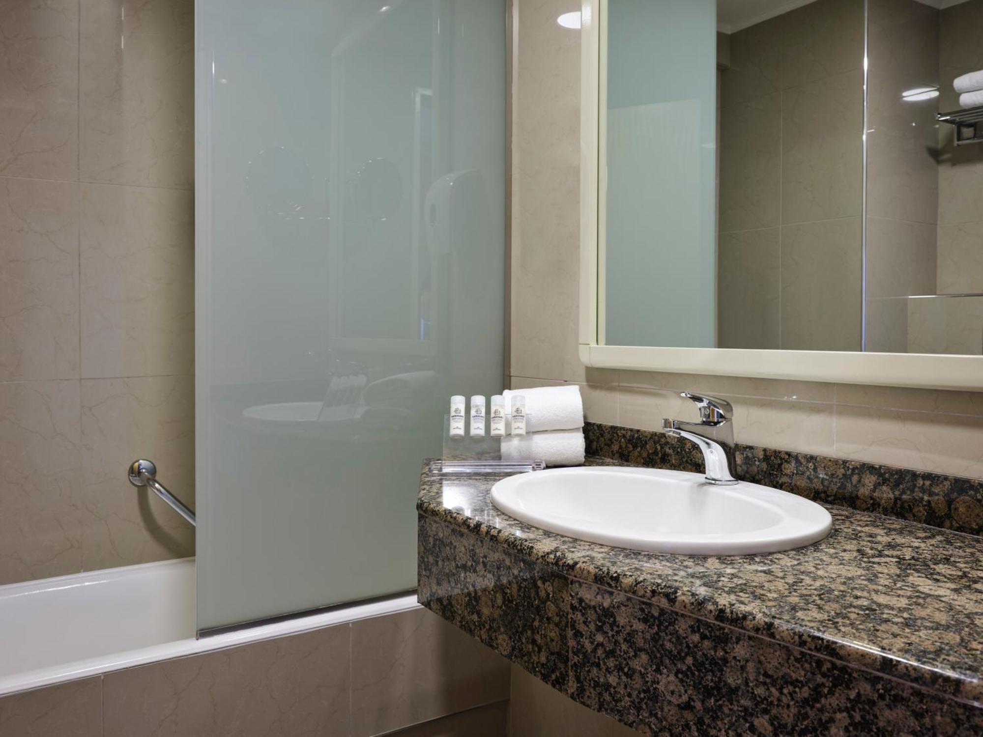 Double or Twin Room Sea View