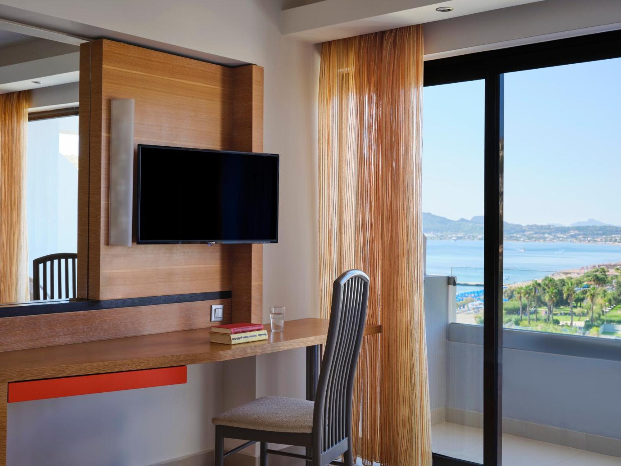 Double or Twin Room Side Sea View