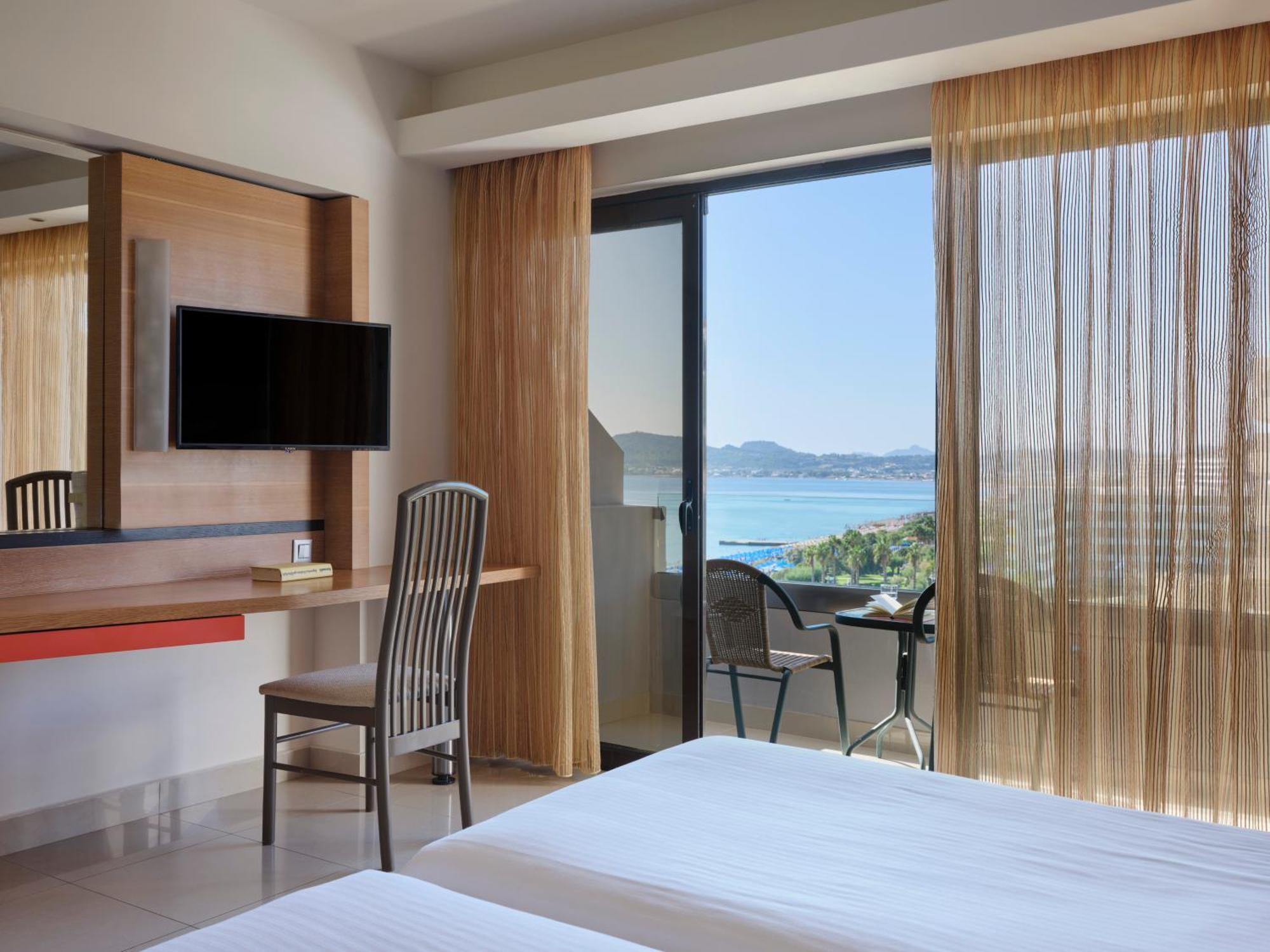 Double or Twin Room Side Sea View