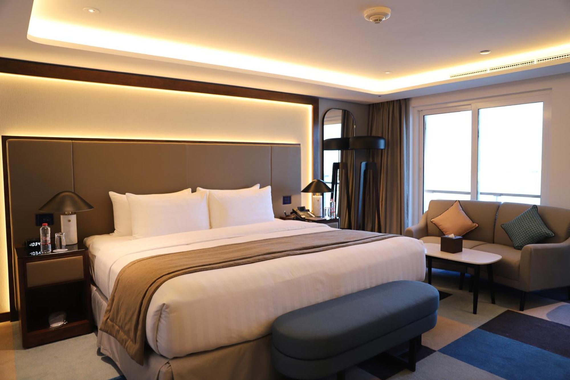 Captain's Room One King Bed,1765479156:JPEG