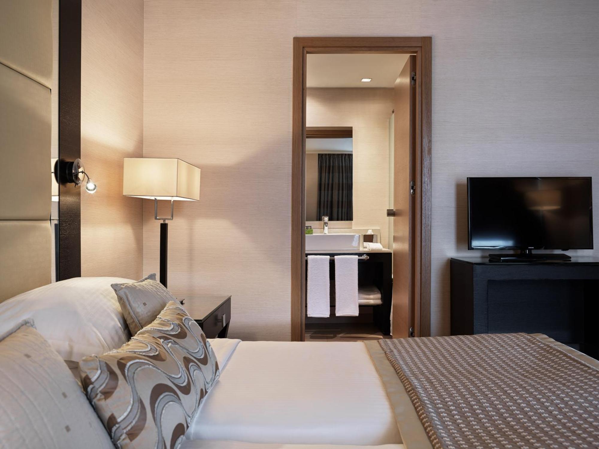 Executive Double Room Pool View
