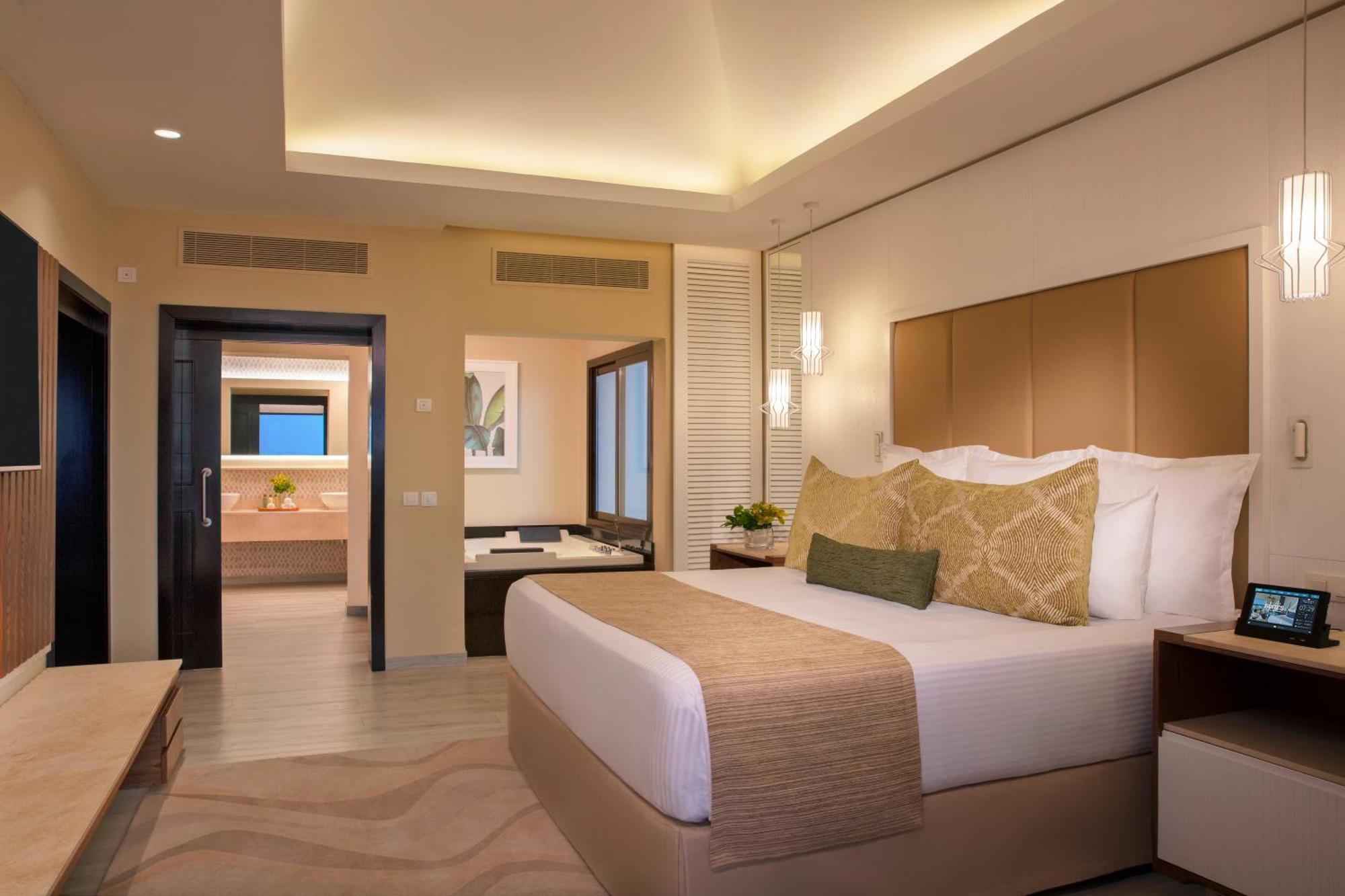 Preferred Club Master Suite Ocean Front
